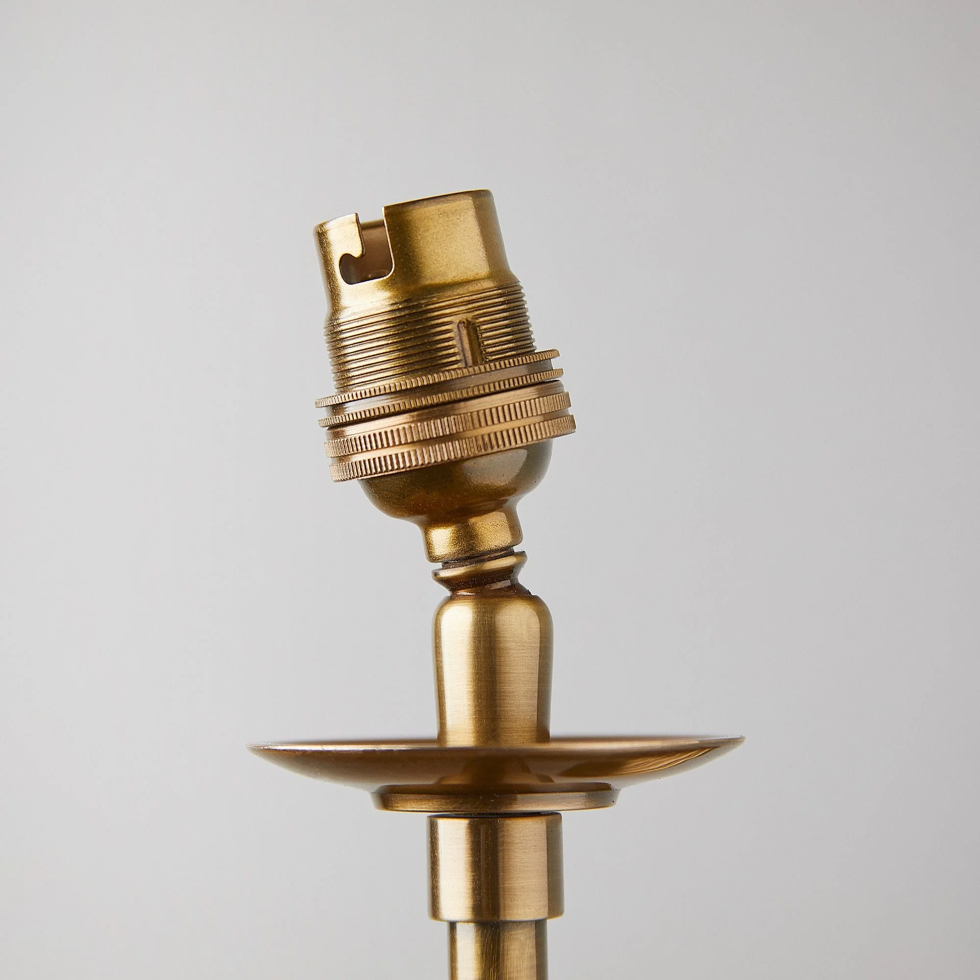 Pringle wall fitting in antique brass - Image 5