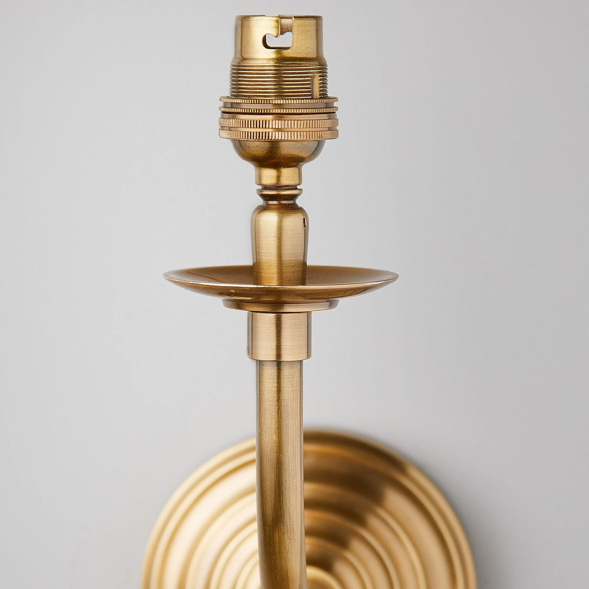Pringle wall fitting in antique brass - Image 6