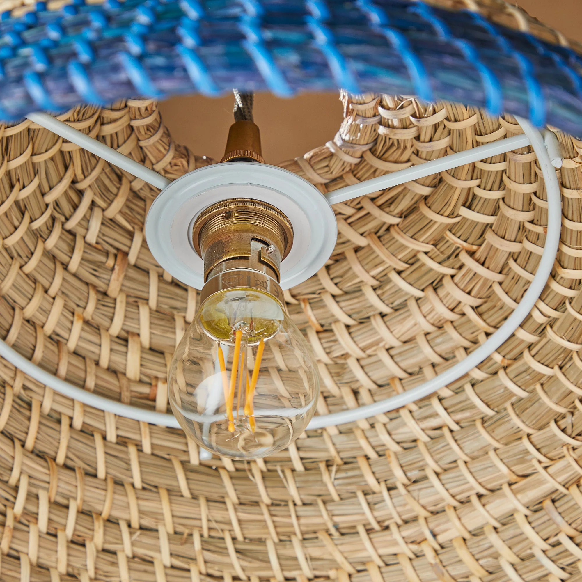 Pulpo pendant shade in natural seagrass with turquoise stripe - Image 3