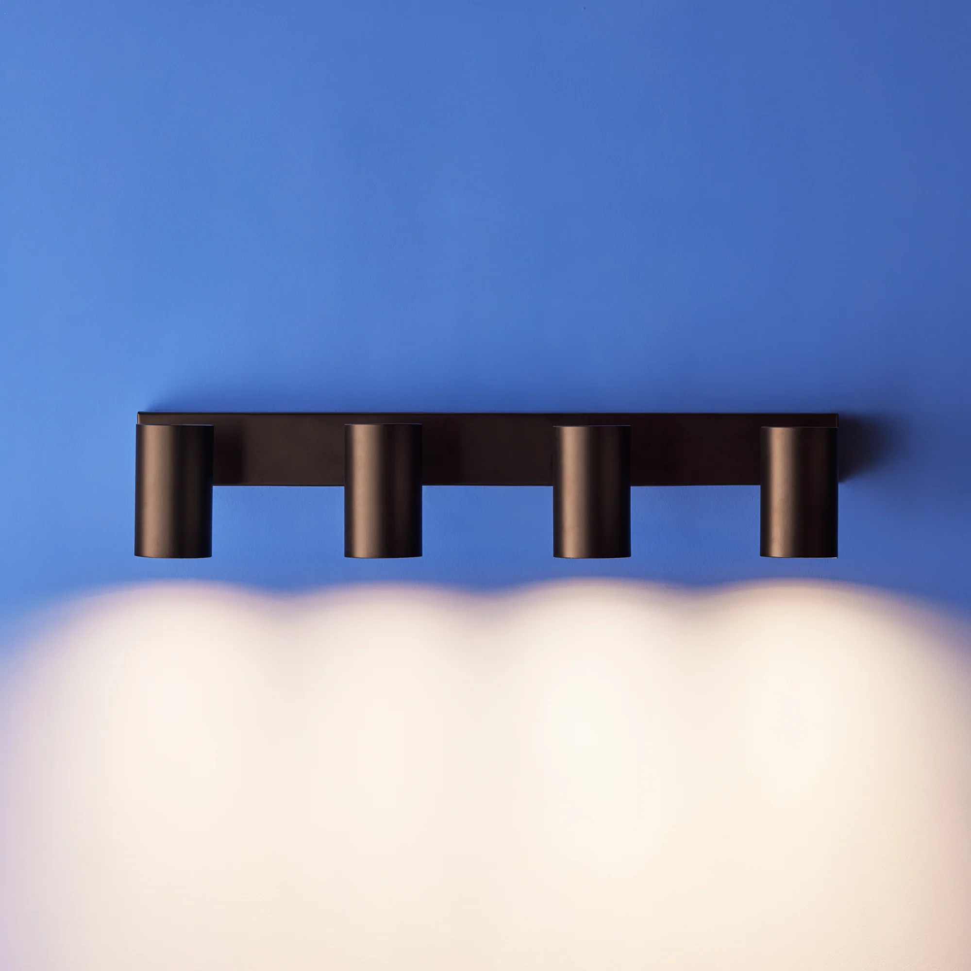 quadruple Lewis spotlight in black - Image 12