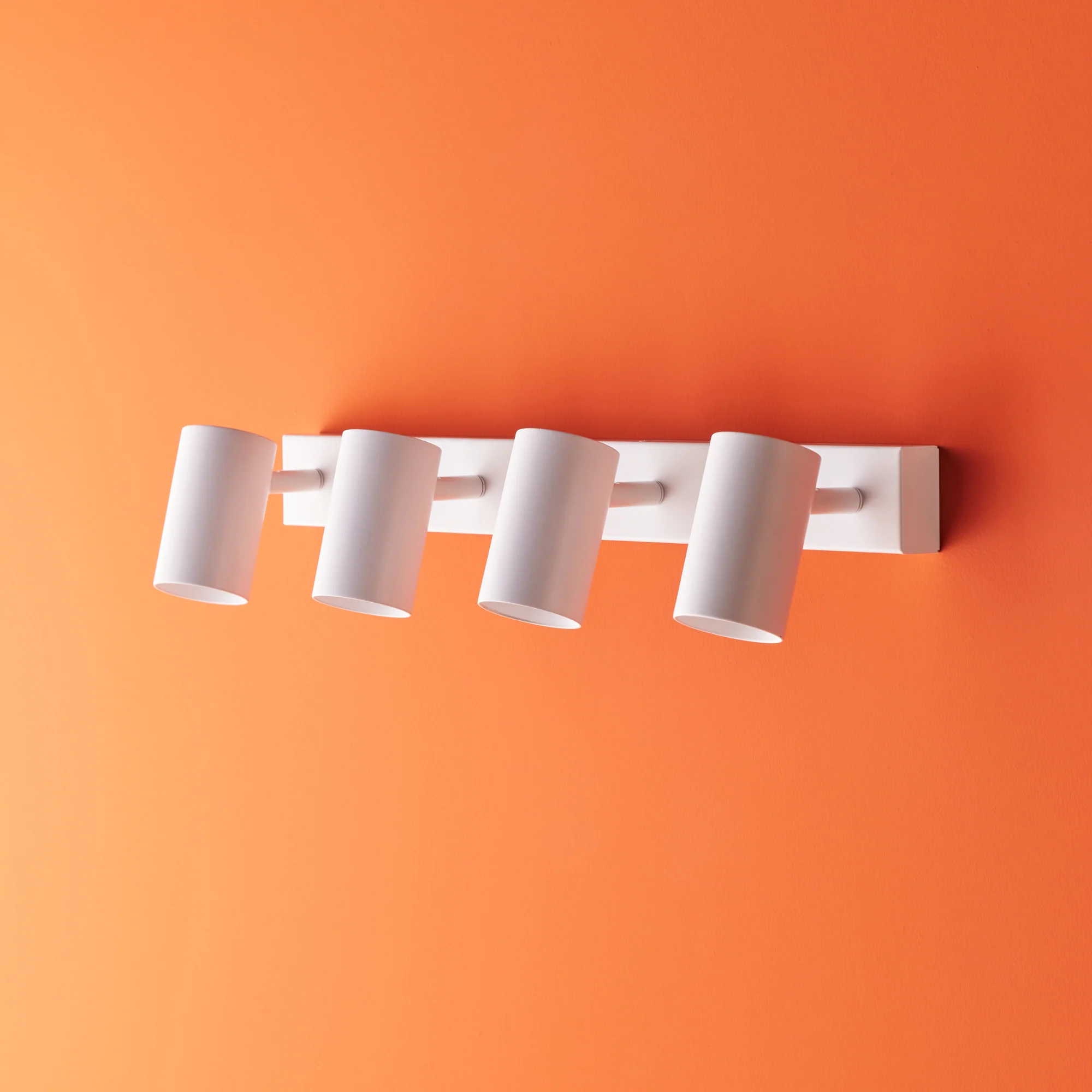quadruple Lewis spotlight in white