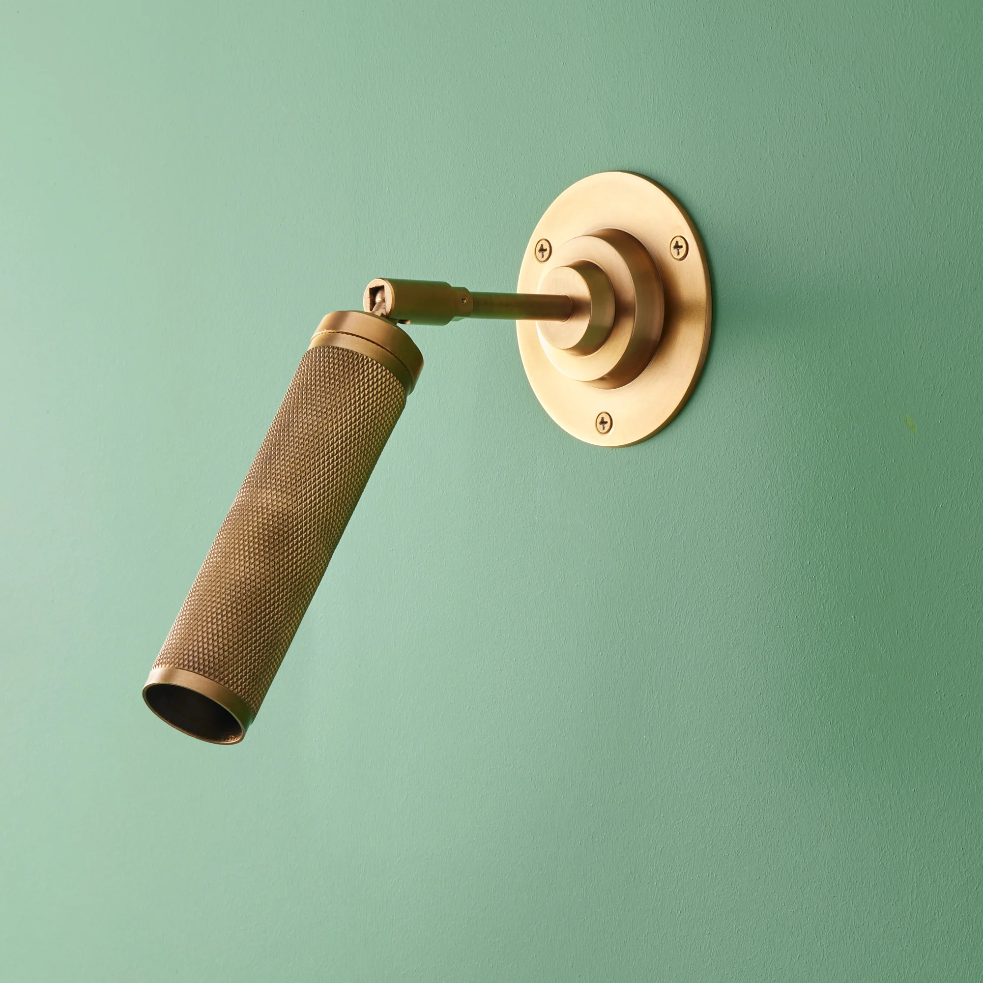 Quantum single wall light in antiqued brass - Image 3