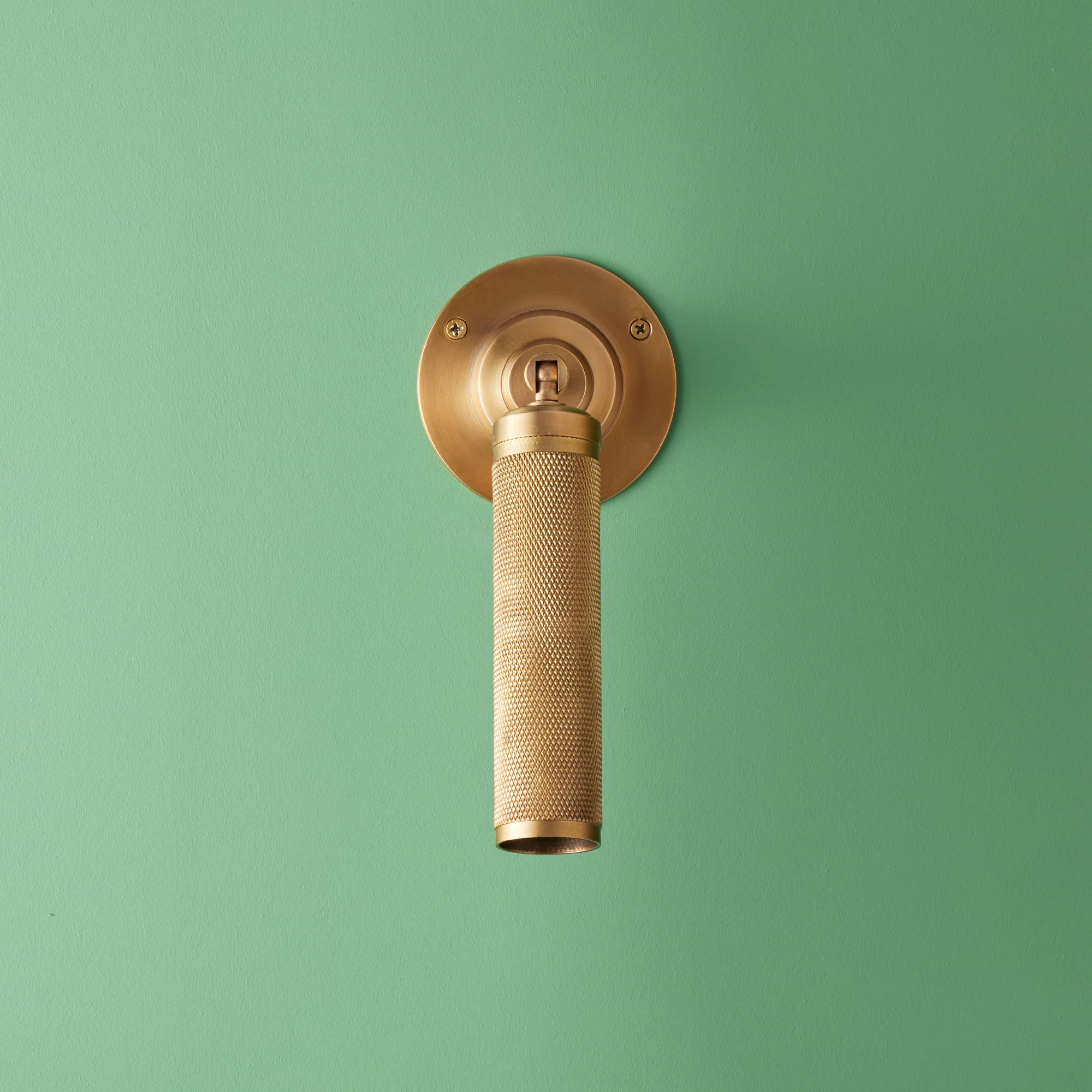 Quantum single wall light in antiqued brass - Image 8