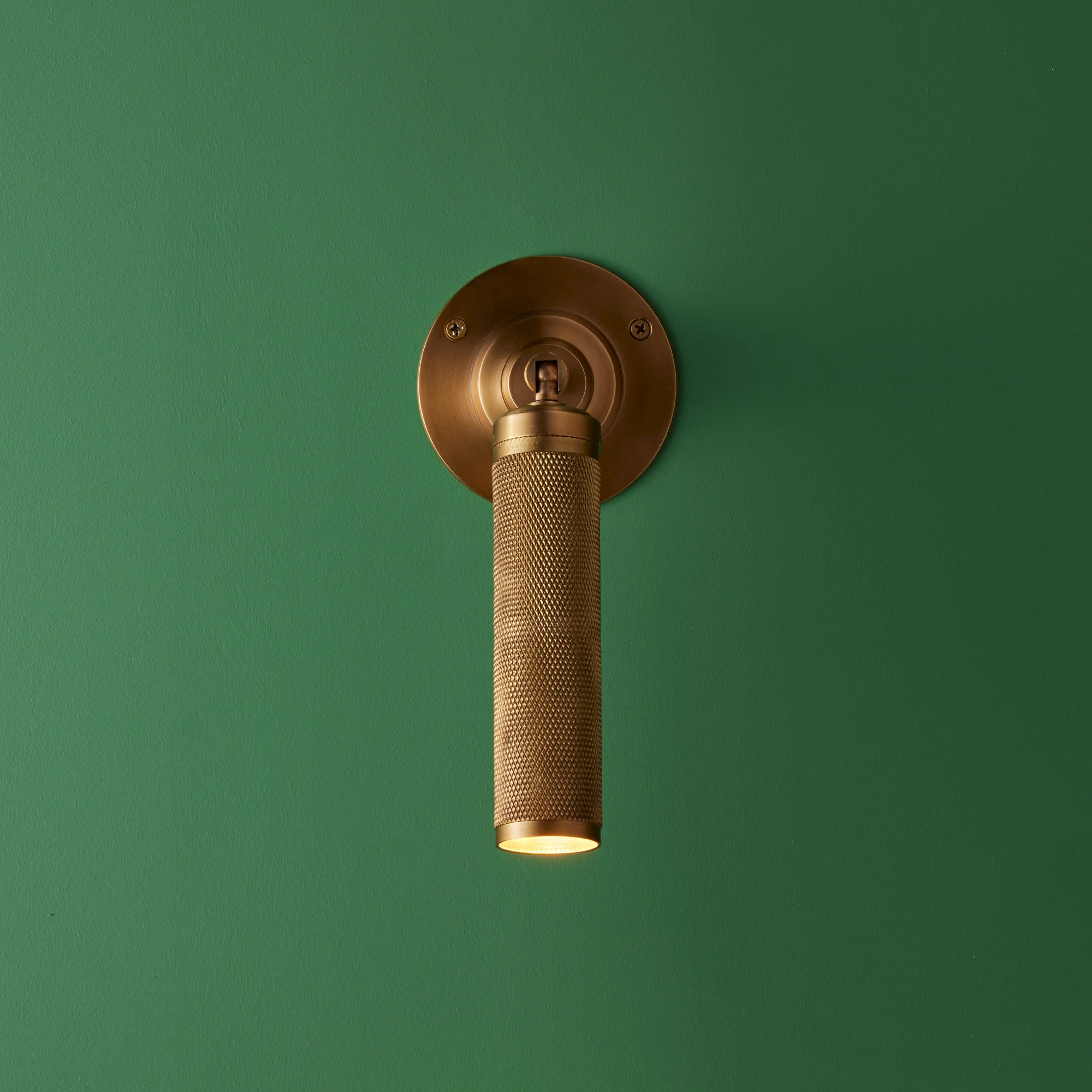Quantum single wall light in antiqued brass - Image 9