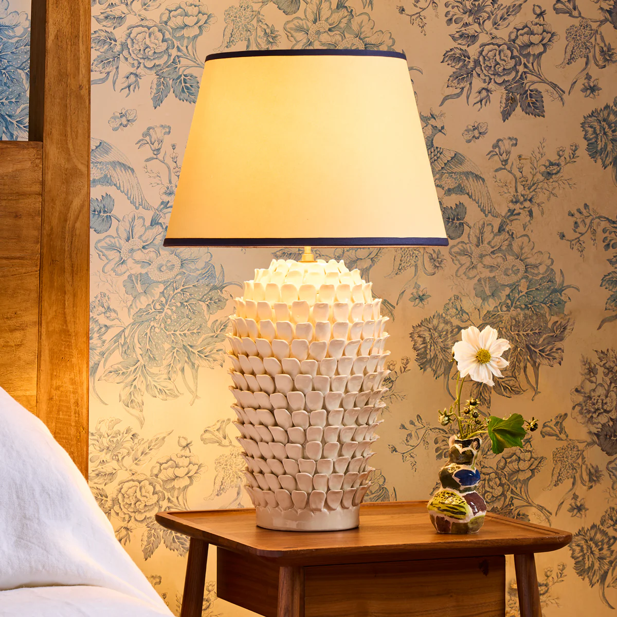 Rechargeable Stucco table lamp in stone ceramic - Image 2