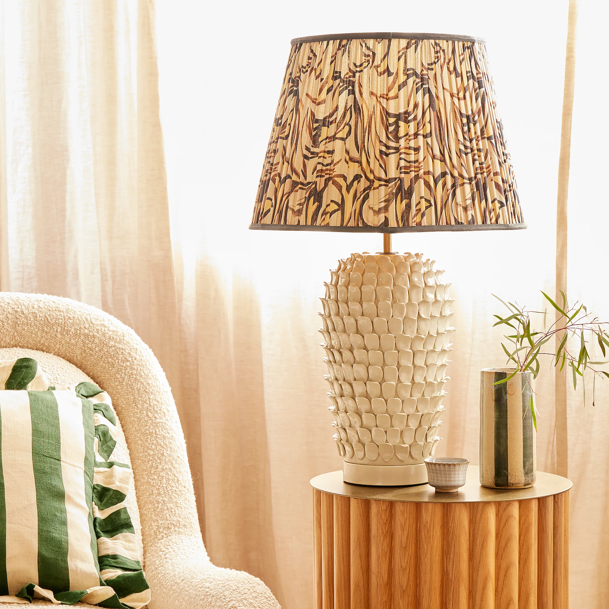 Rechargeable Stucco table lamp in stone ceramic - Image 3