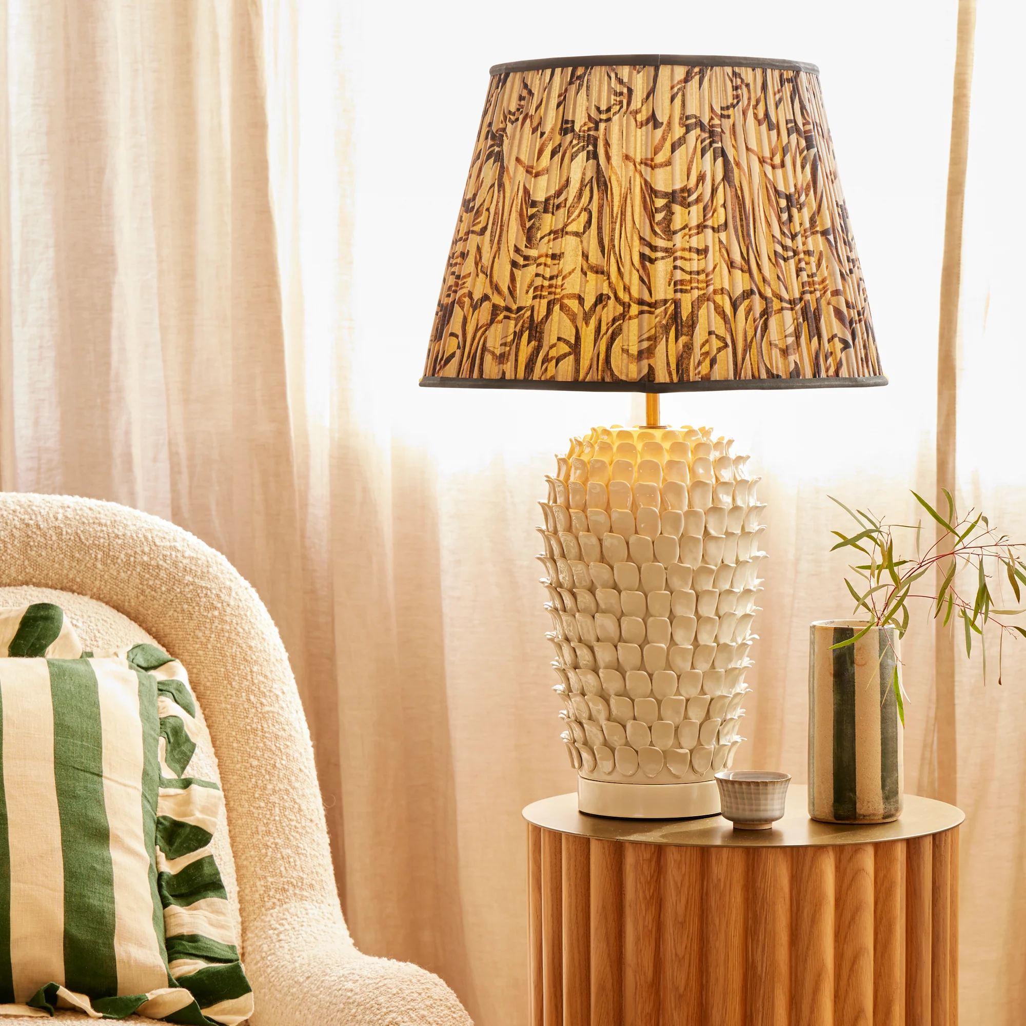 Rechargeable Stucco table lamp in stone ceramic - Image 4