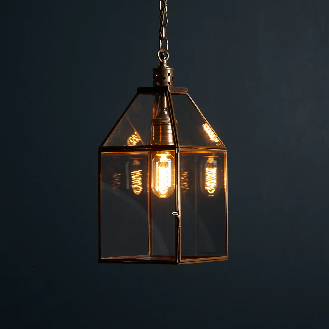 regular Carrington lantern in Antiqued brass - Image 3
