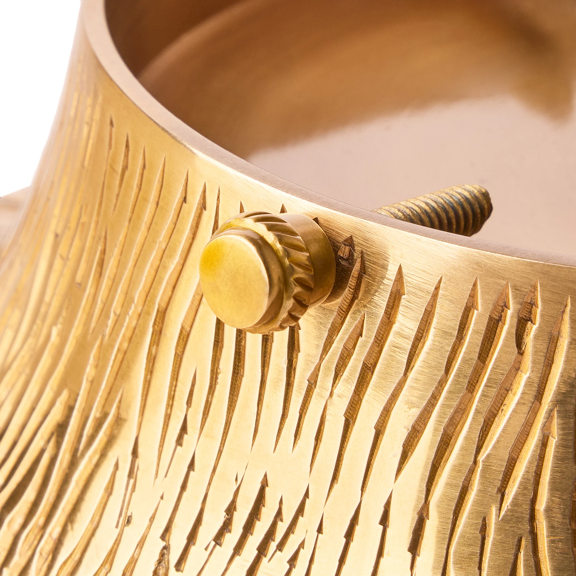 regular Cora flush ceiling light in brass - Image 3