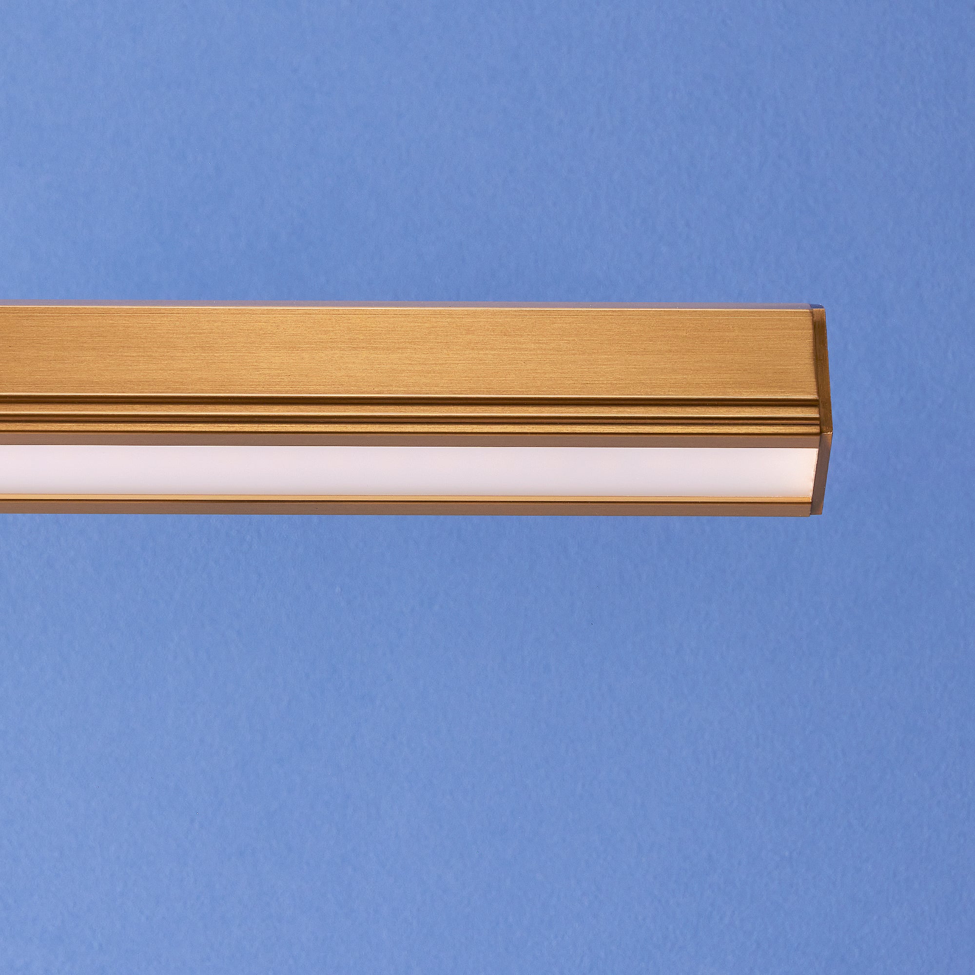 Regular Marcel rechargeable picture light in antique brass finish - Image 6
