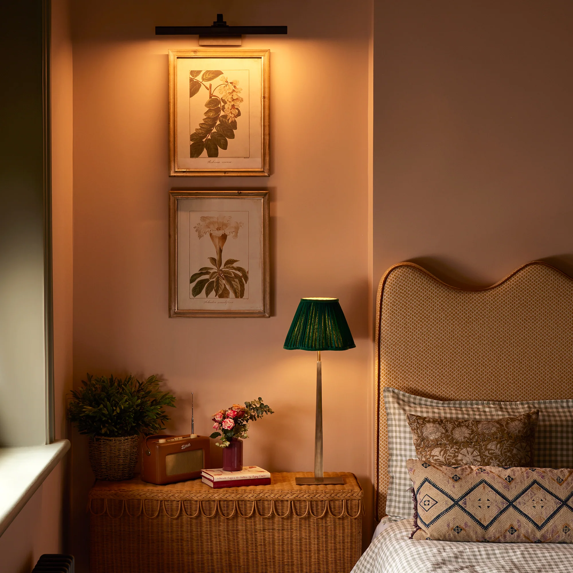 Regular Marcel rechargeable picture light in bronze finish - Image 12