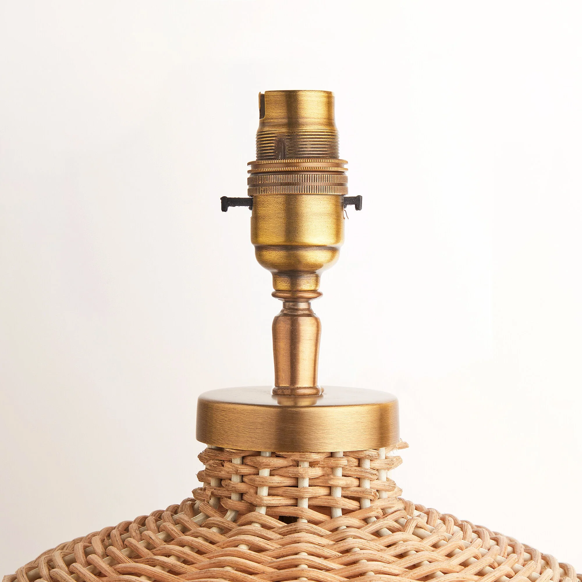 Regular Rattle table lamp in natural cane - Image 7