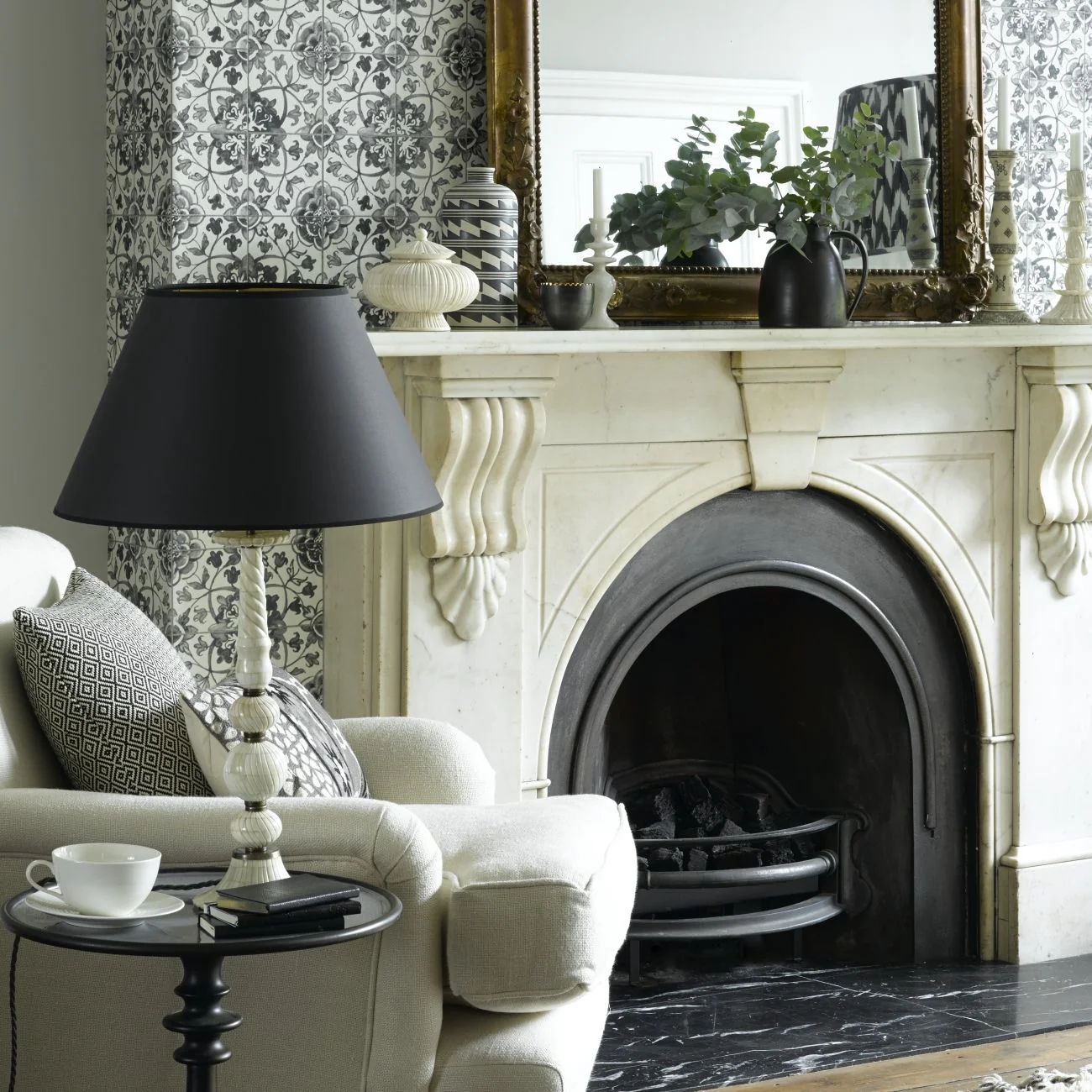 Regular Shiva table lamp in off white bone and ceramic - Image 8