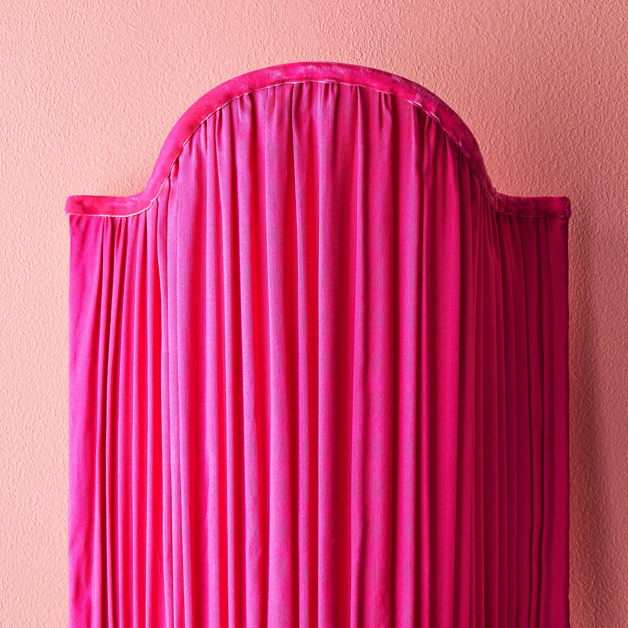 Rialto venetian style wall light in Fuchsia silk - Image 3