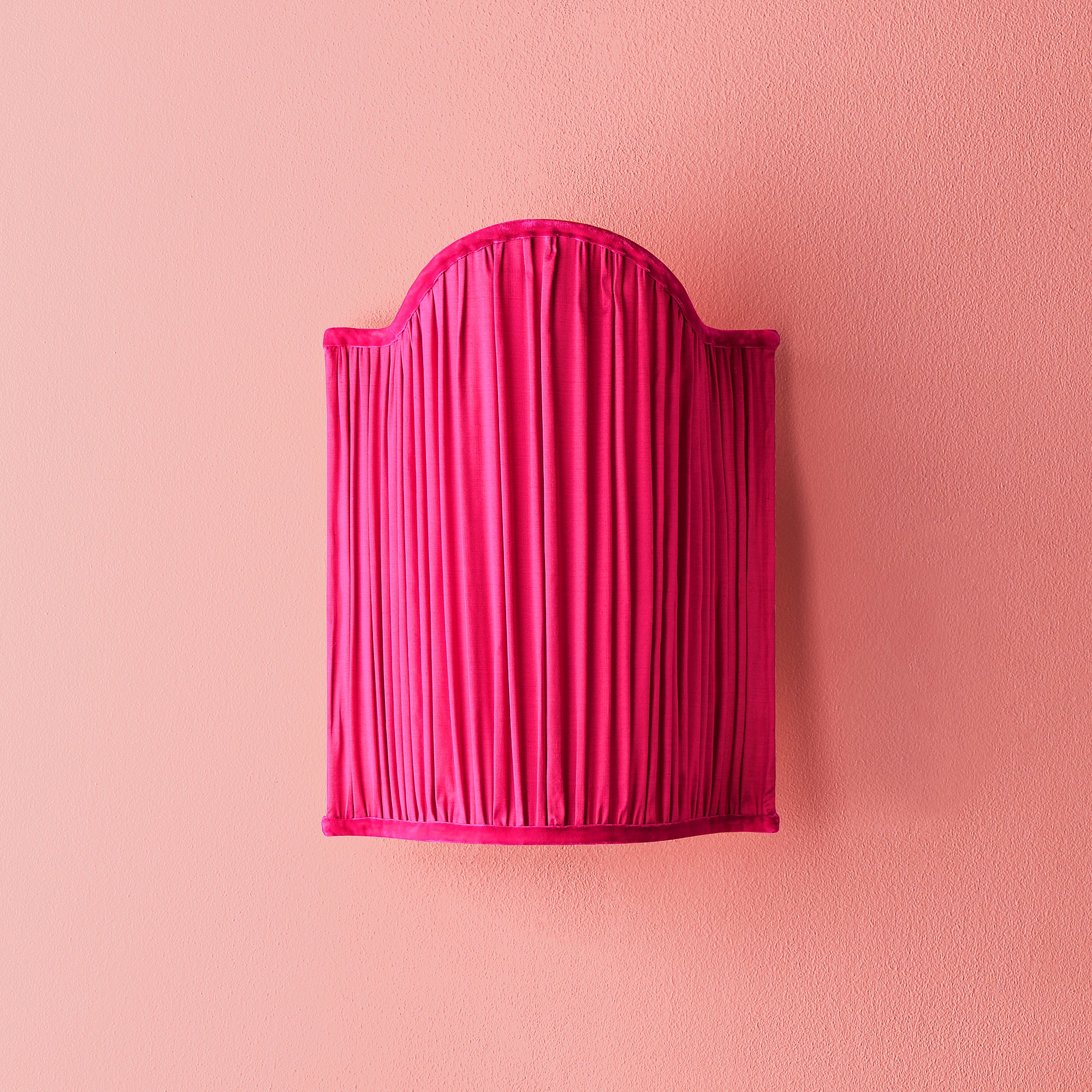 Rialto venetian style wall light in Fuchsia silk - Image 5