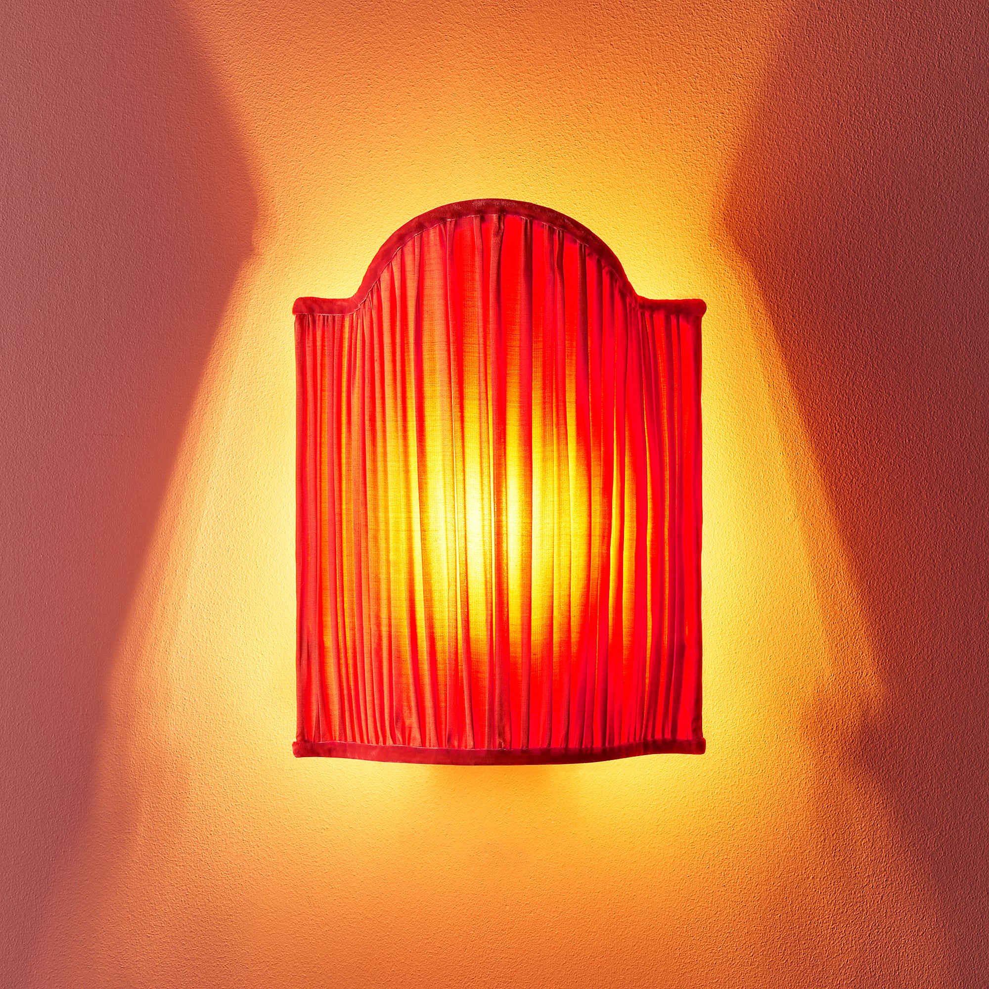 Rialto venetian style wall light in Fuchsia silk - Image 6