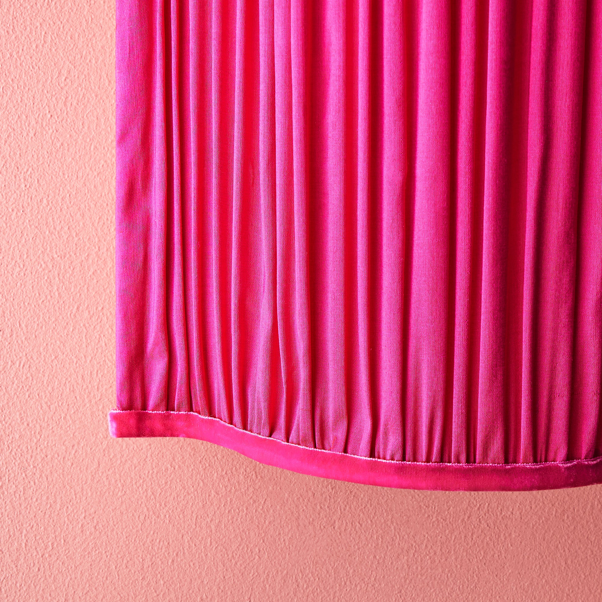 Rialto venetian style wall light in Fuchsia silk - Image 8