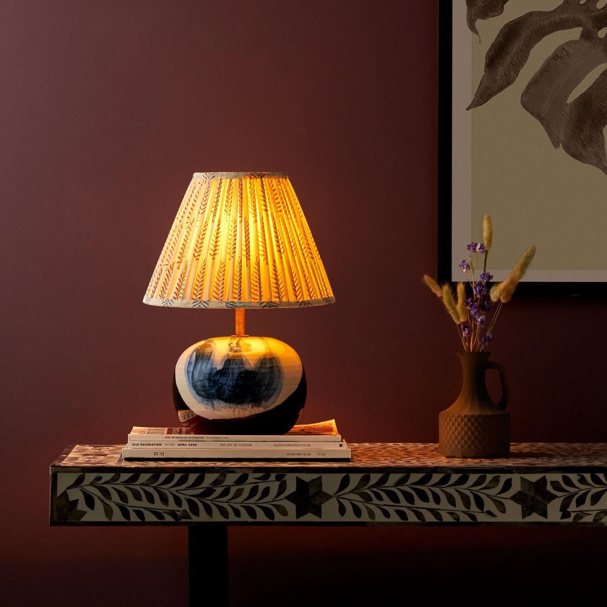 Robyn table lamp in blue and white ceramic - Image 10