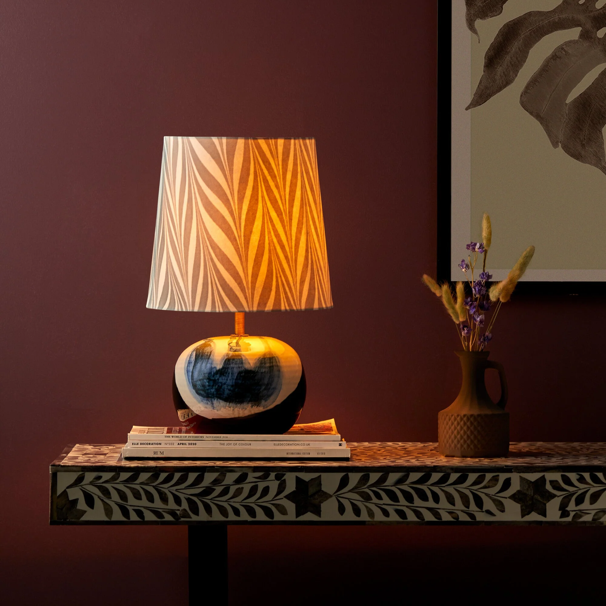 Robyn table lamp in blue and white ceramic - Image 3