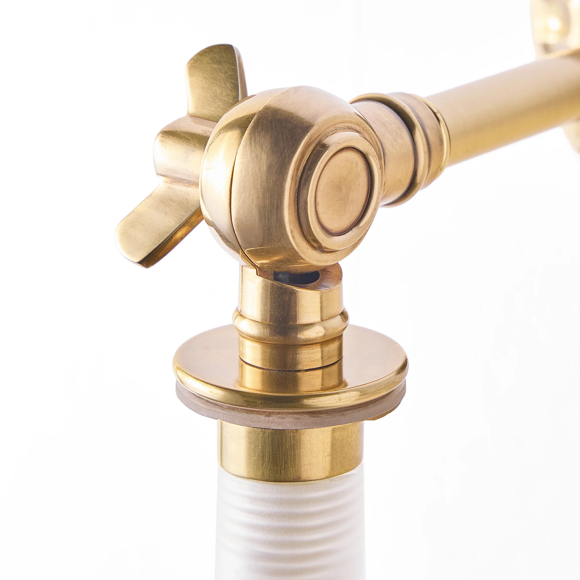Rose wall fitting IP44 rated in antique brass - Image 5