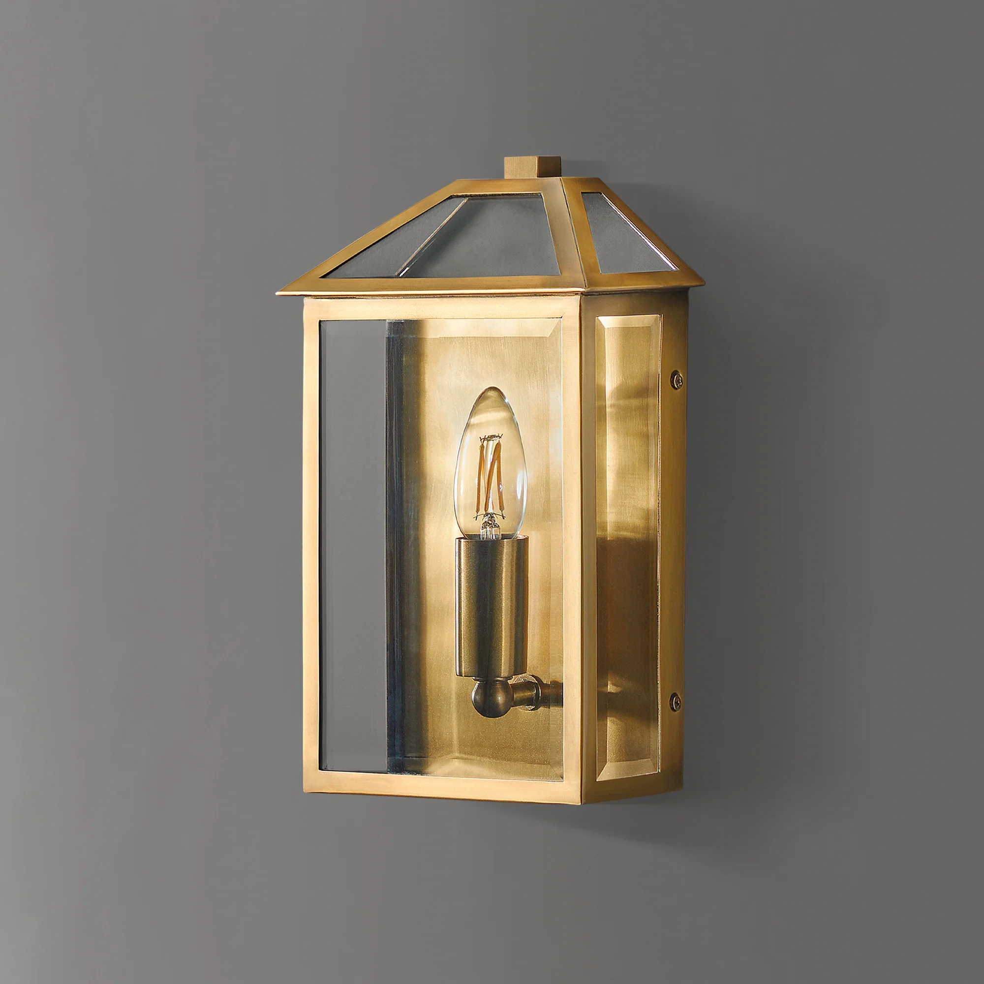 Salcombe IP44 exterior wall light in antique brass - Image 3