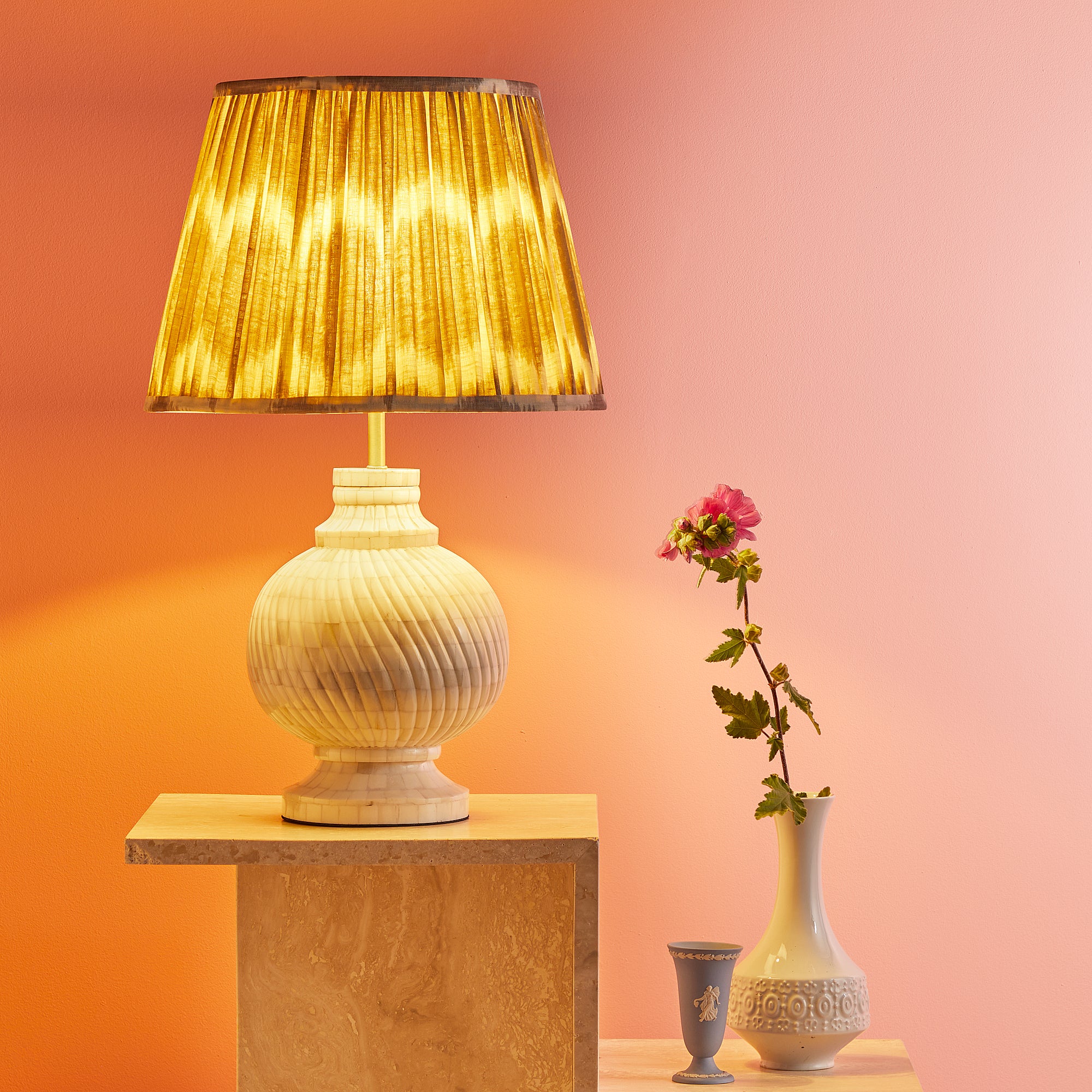 Sarika table lamp in off white bone - Image 2