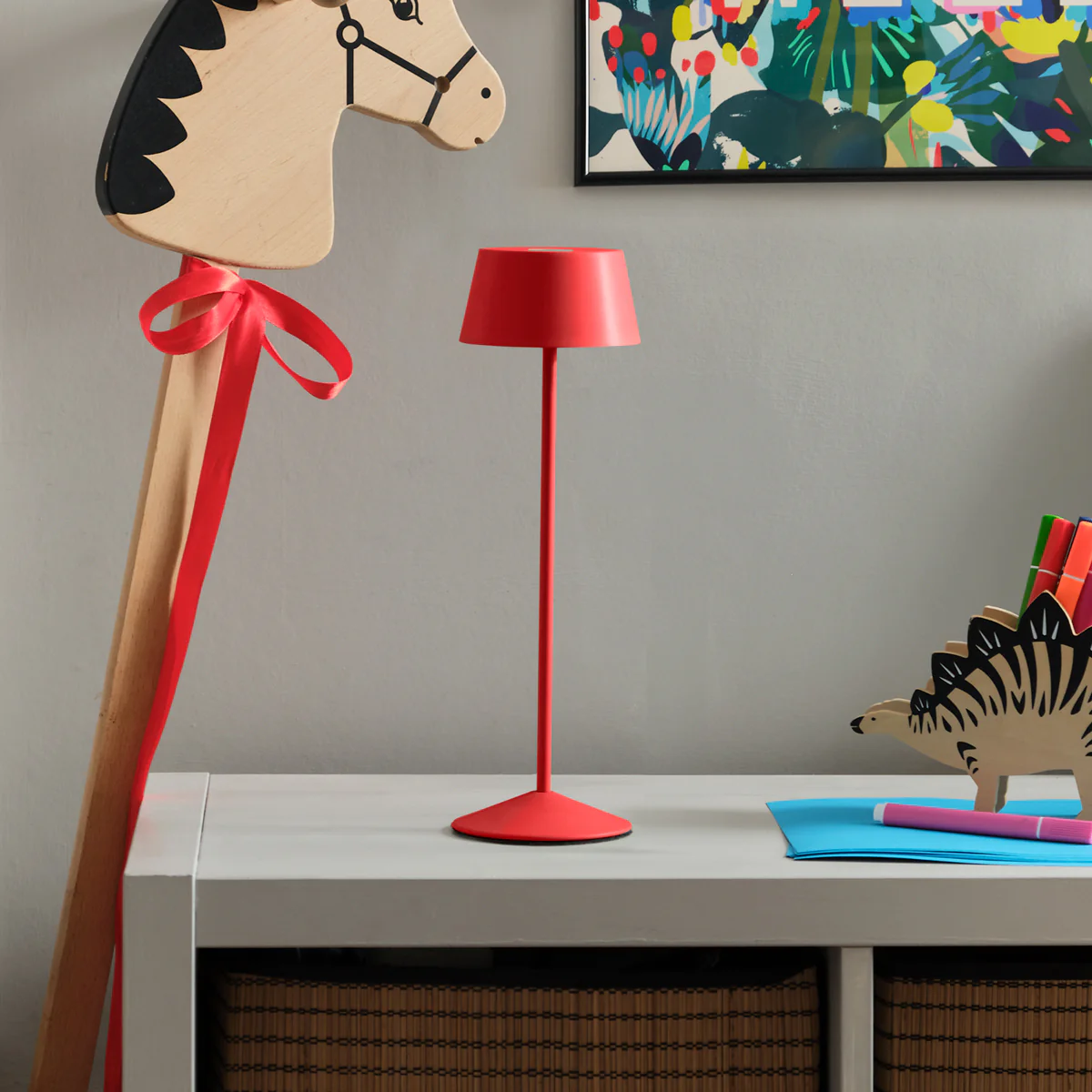 Scoon rechargeable table lamp in firecracker - Image 3