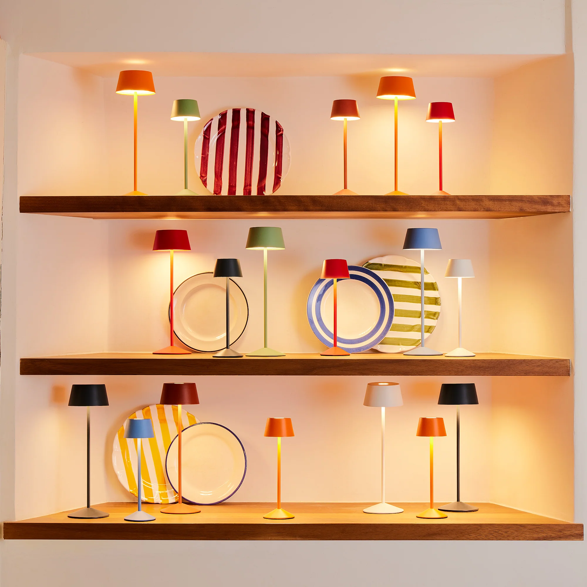 Scoon rechargeable table lamp in rust - Image 11