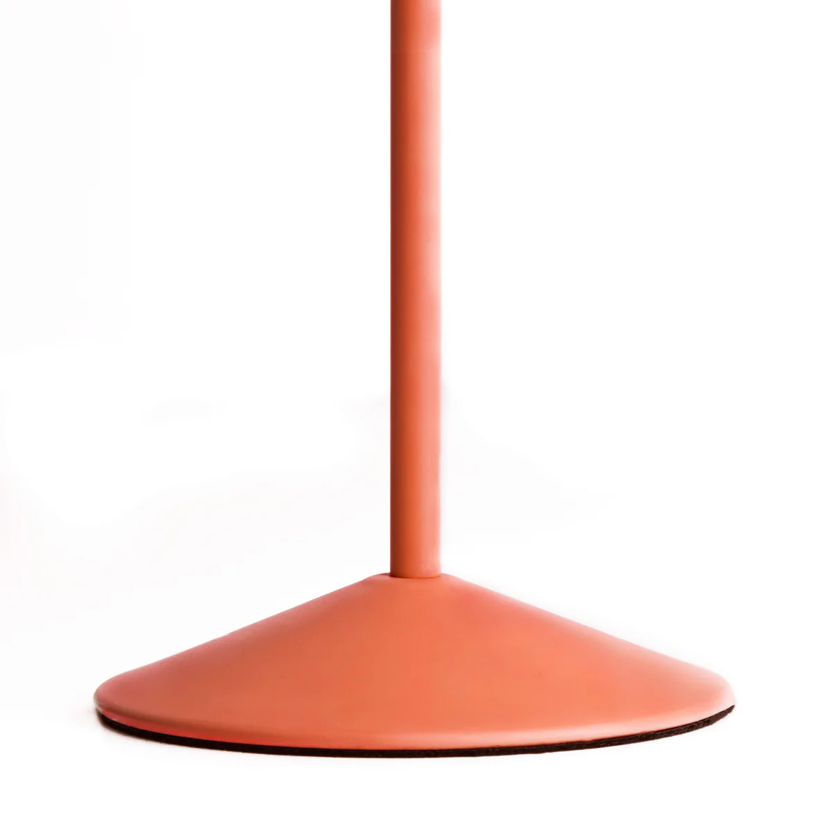 Scoon rechargeable table lamp in rust - Image 14
