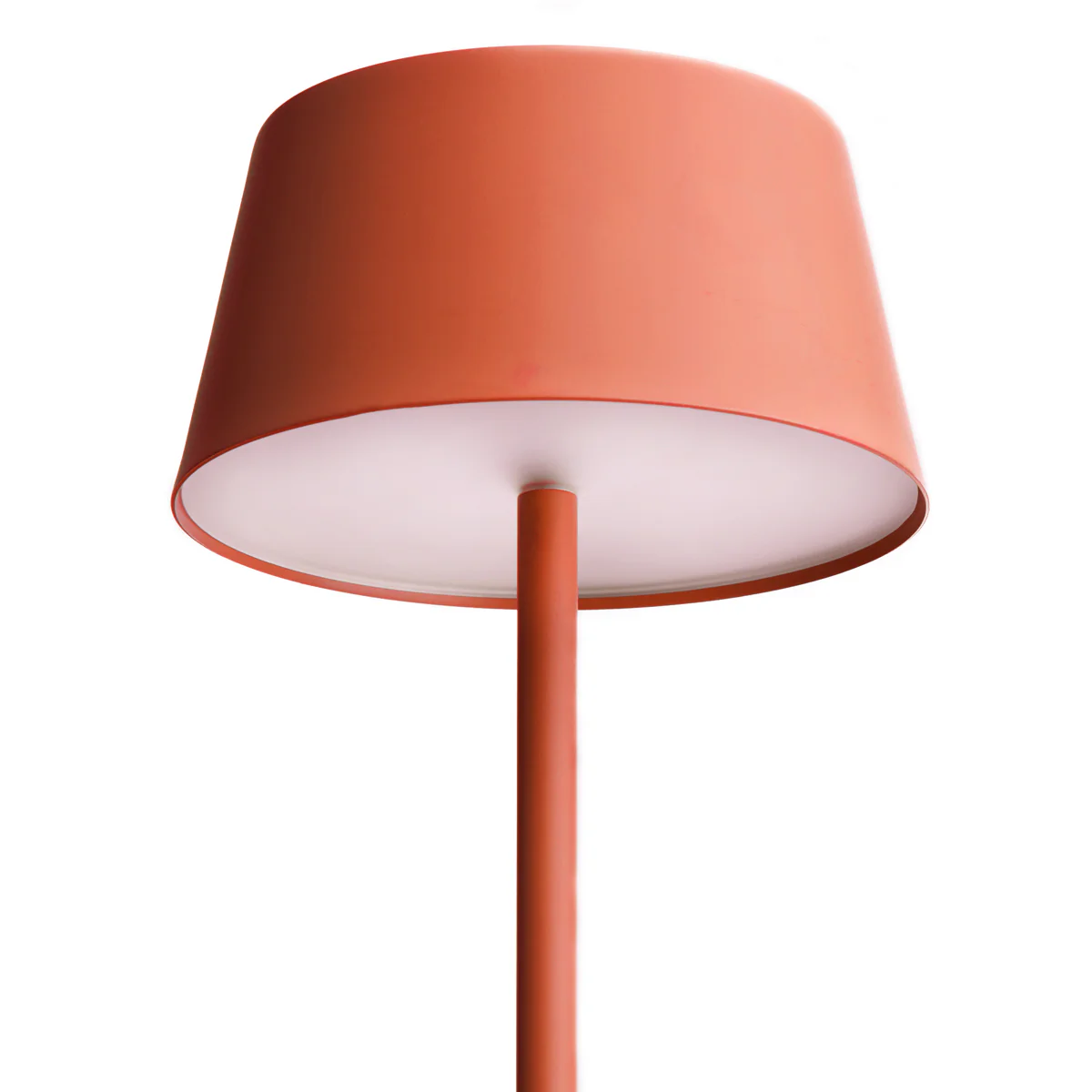Scoon rechargeable table lamp in rust - Image 9