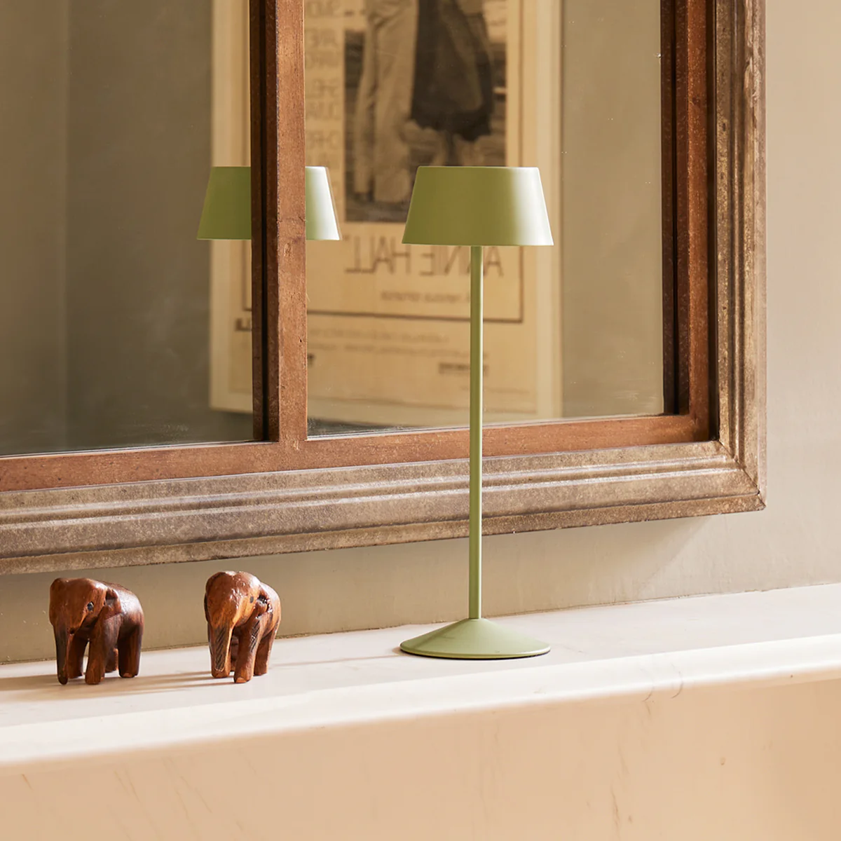 Scoon rechargeable table lamp in watercress - Image 3