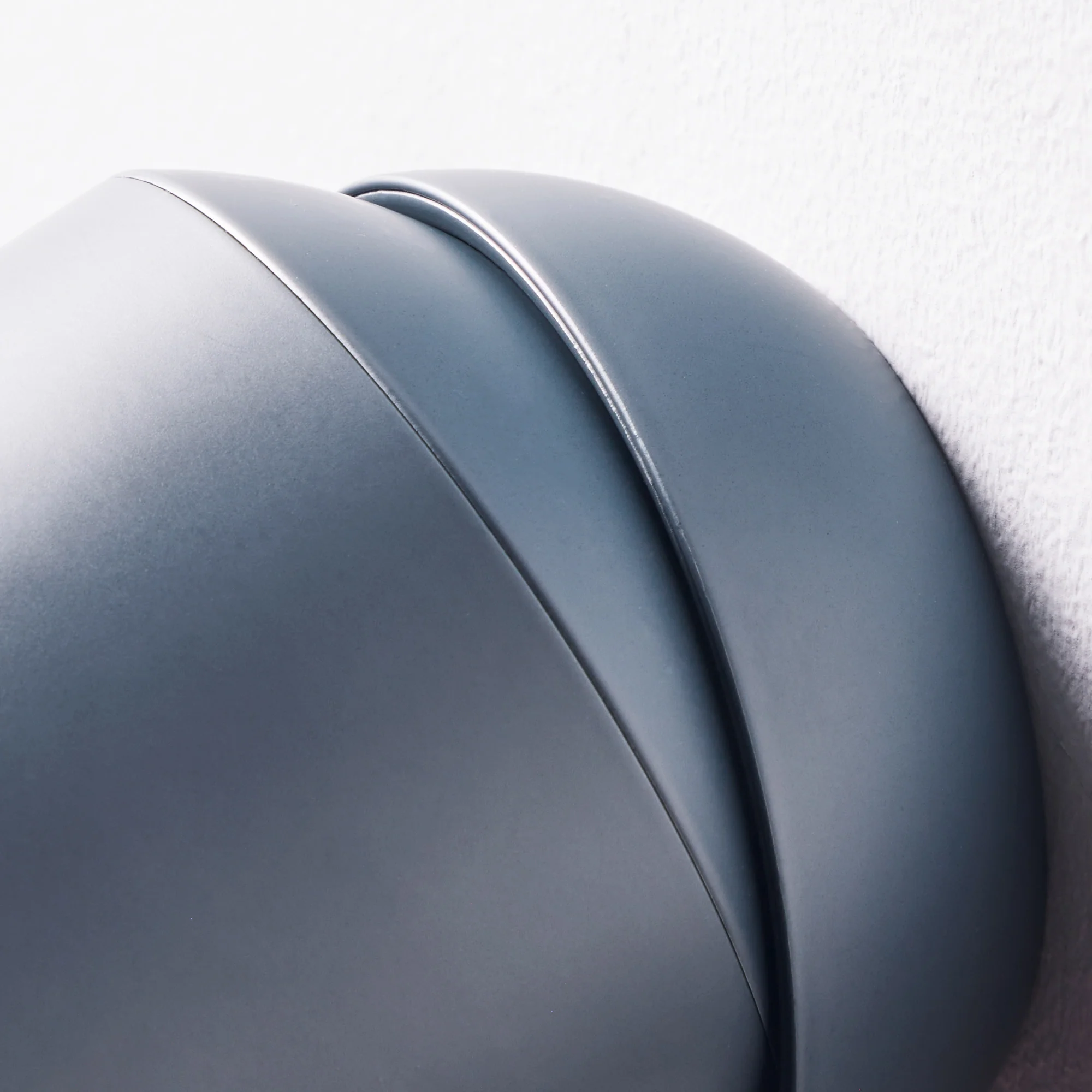 Scoon rechargeable wall light in shale - Image 4