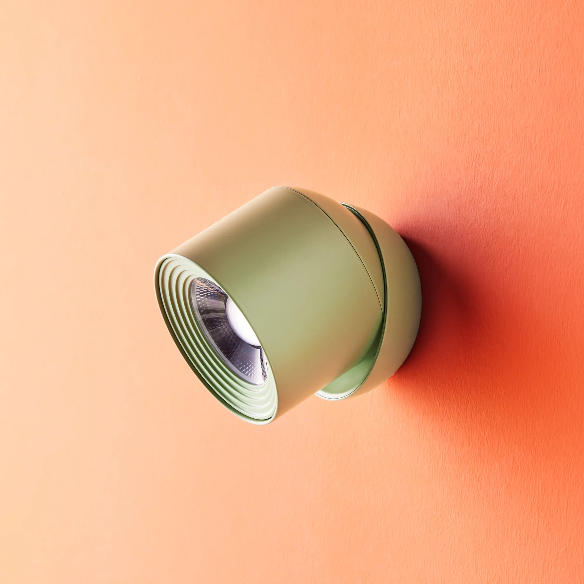 Scoon rechargeable wall light in watercress