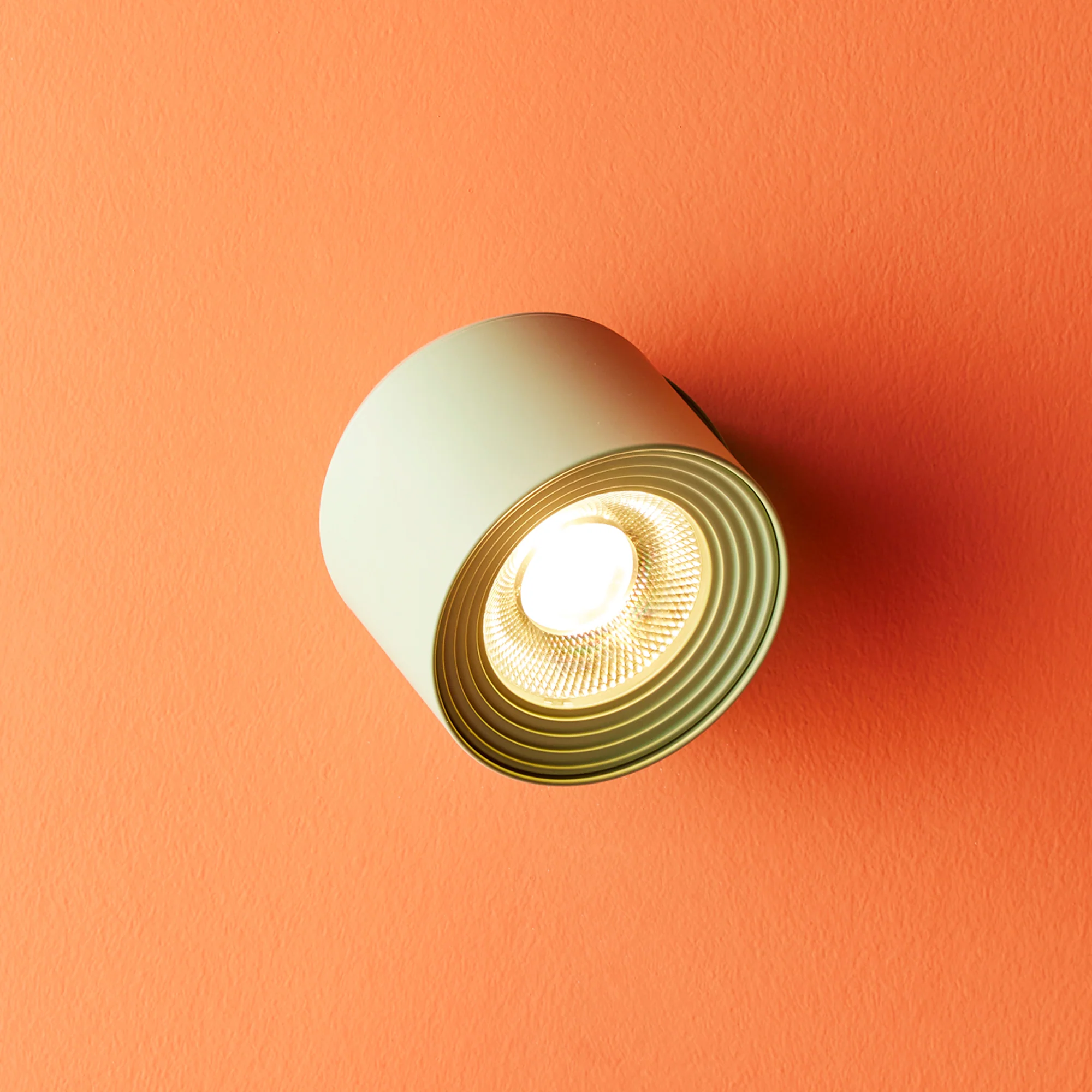 Scoon rechargeable wall light in watercress - Image 11