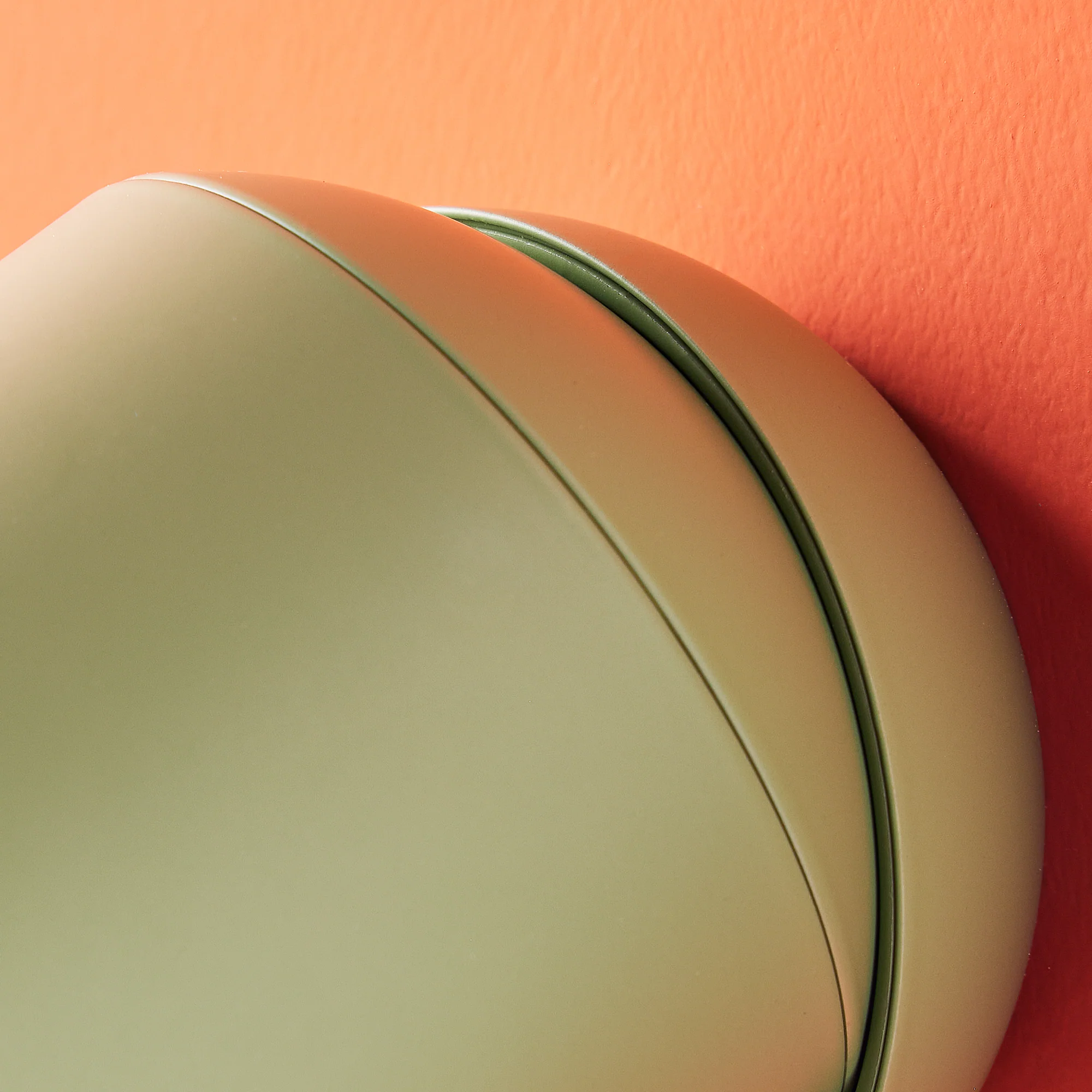Scoon rechargeable wall light in watercress - Image 4