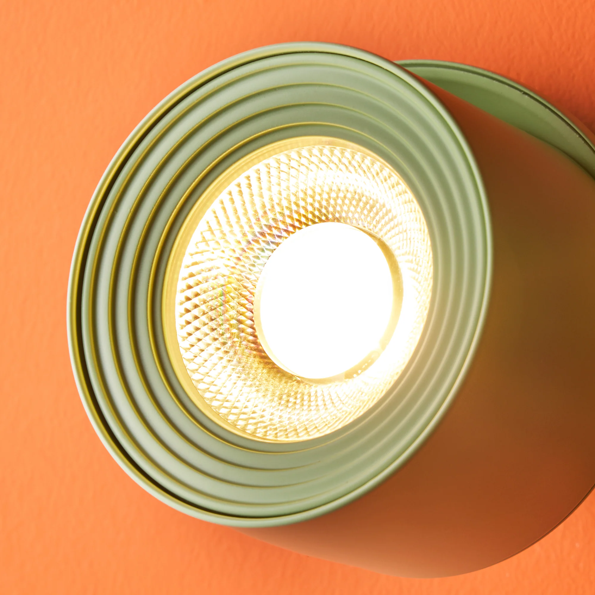 Scoon rechargeable wall light in watercress - Image 8