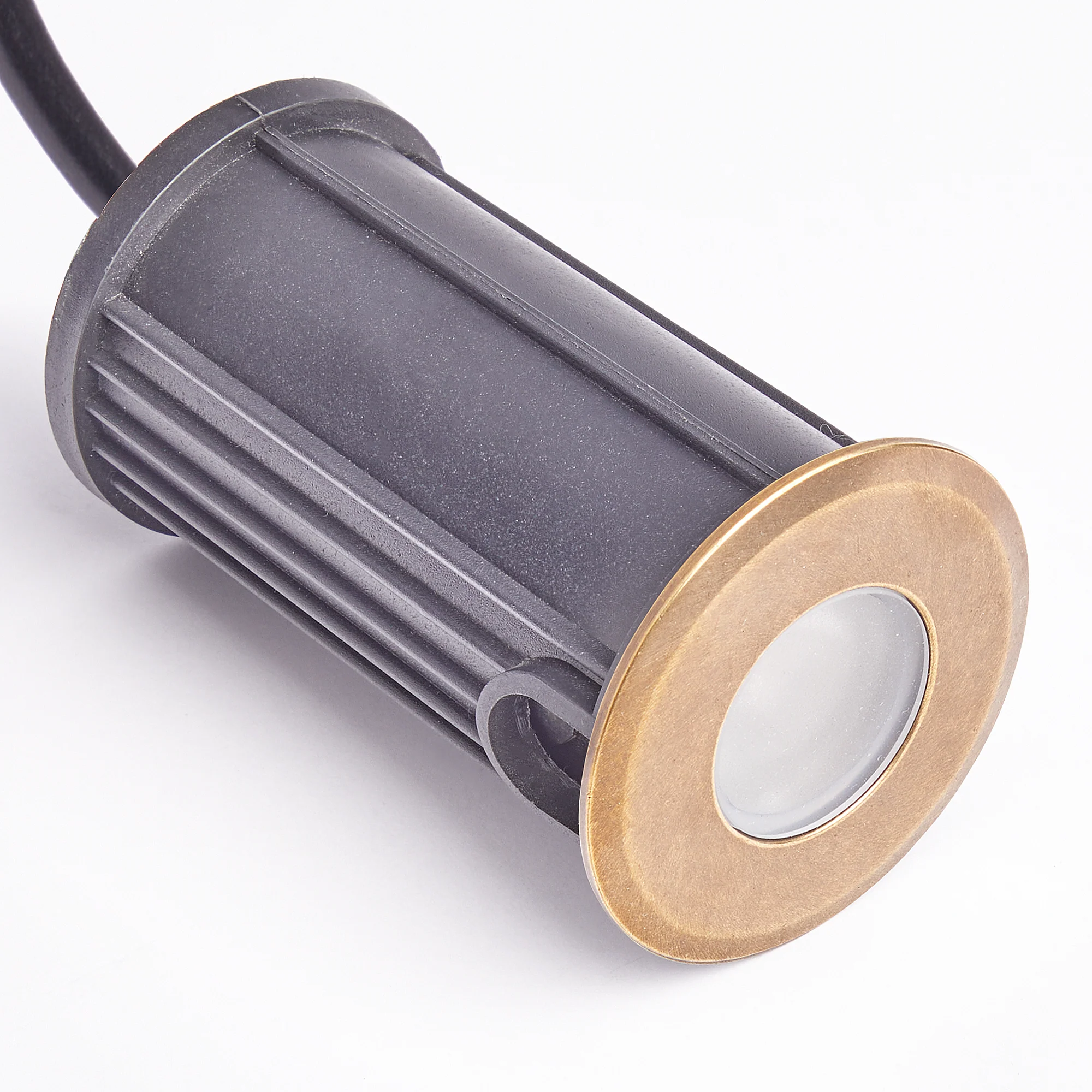 Sennen ip67 LED full body deck light in brass - Image 2