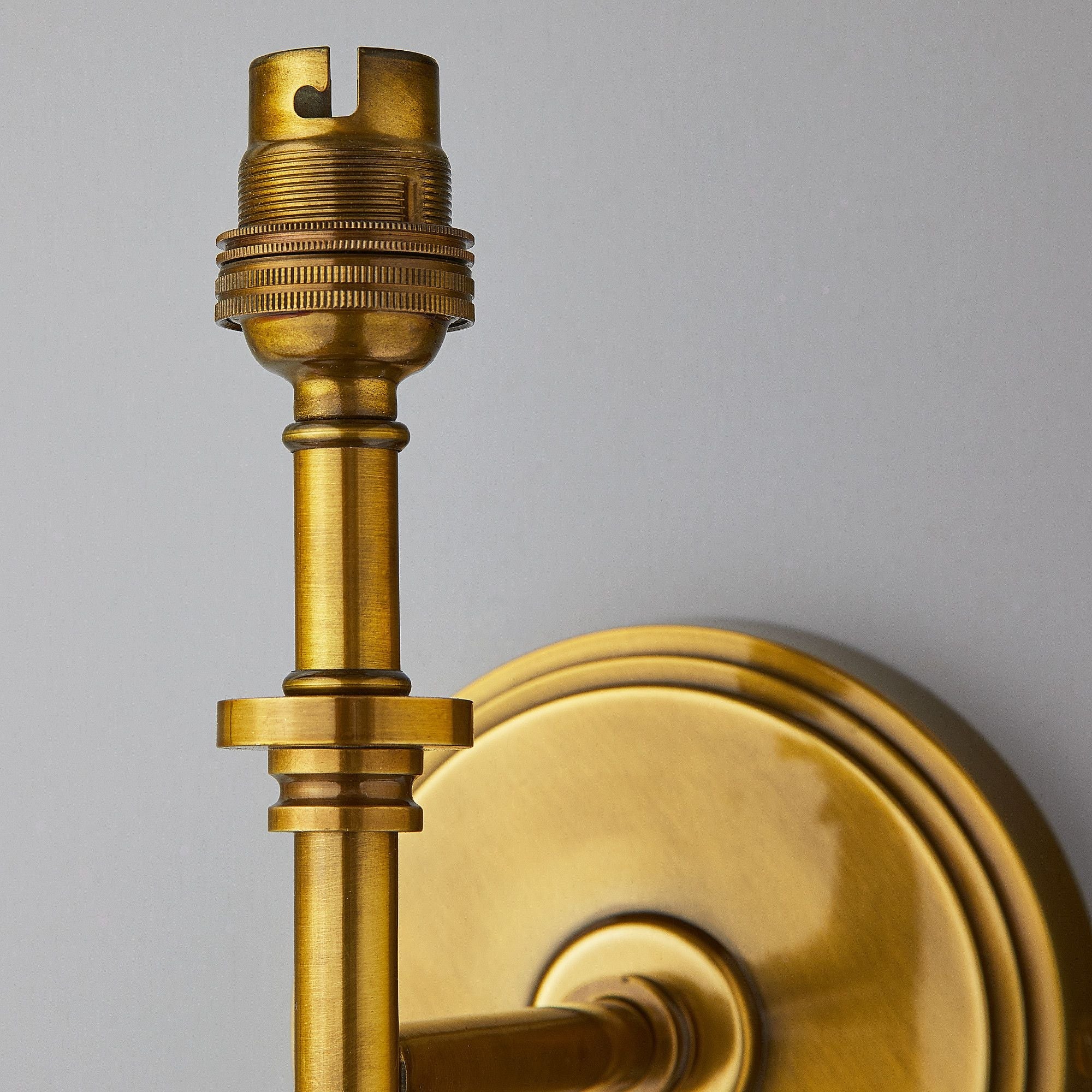 Single Chukka Wall fitting in antiqued brass - Image 5