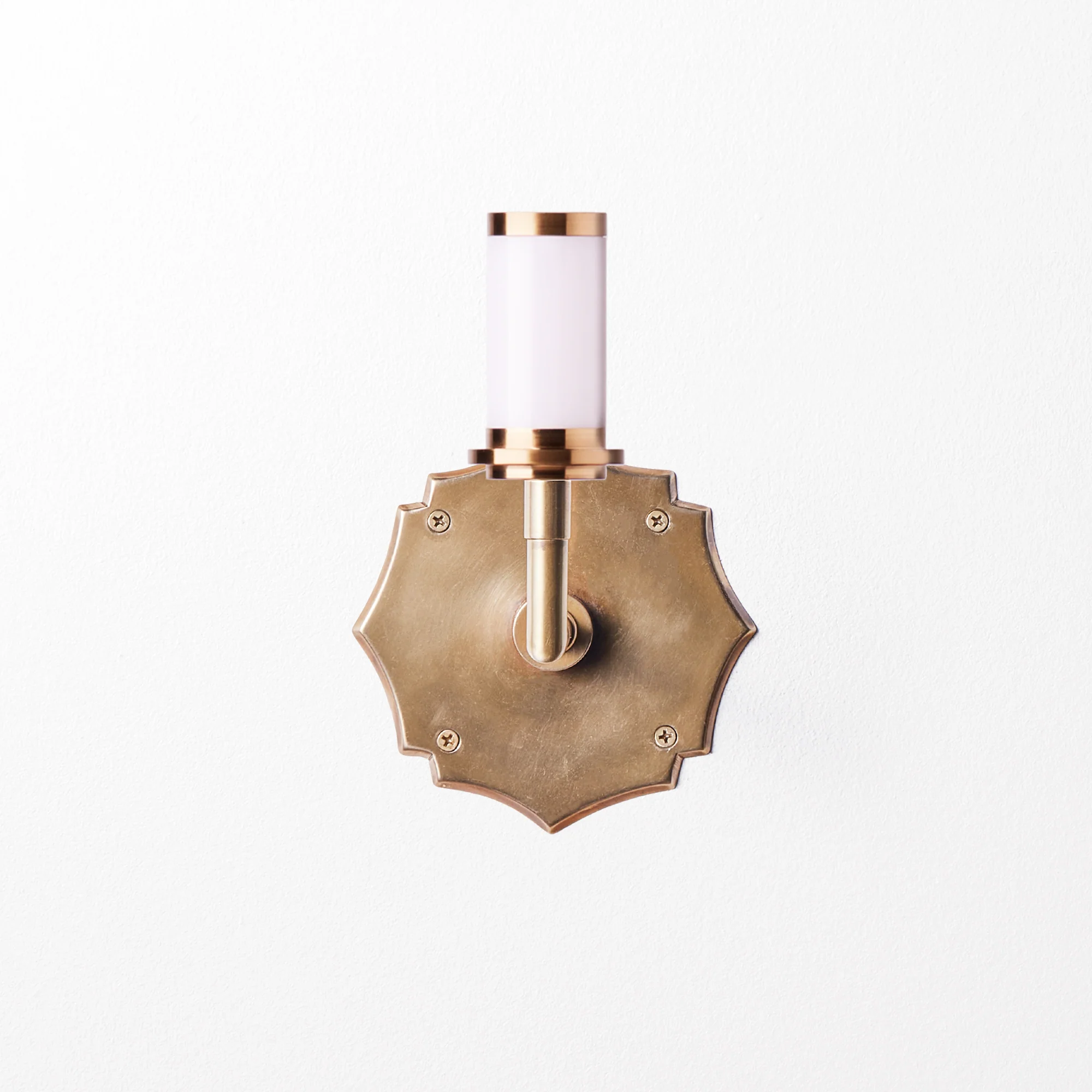 Single Insignia rechargeable wall fitting in antique brass - Image 2