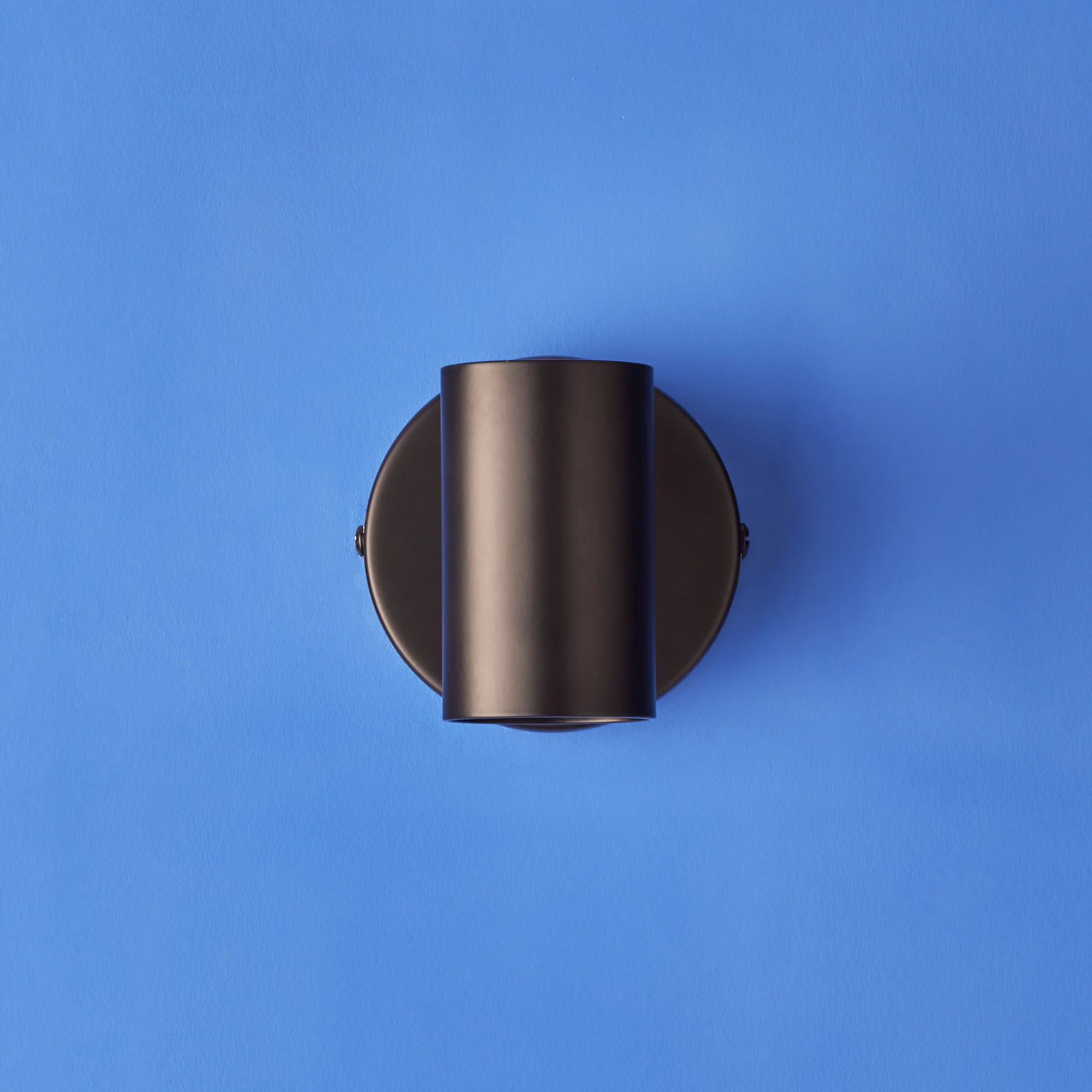 single Lewis wall light with switch in black - Image 10