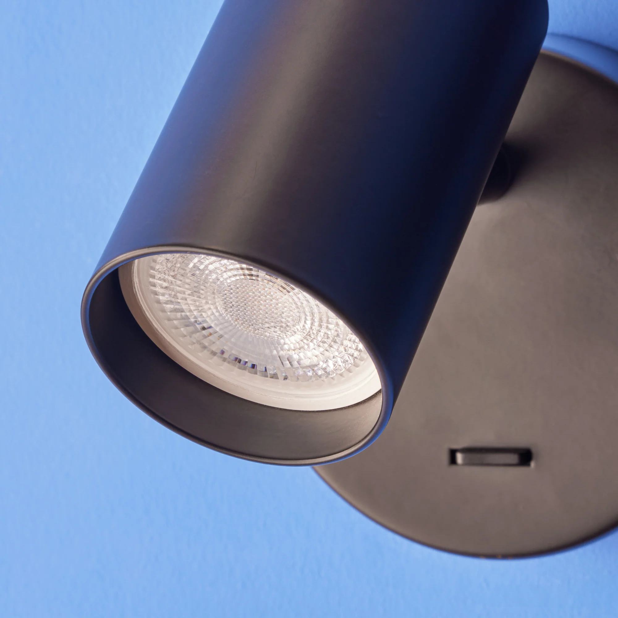 single Lewis wall light with switch in black - Image 5
