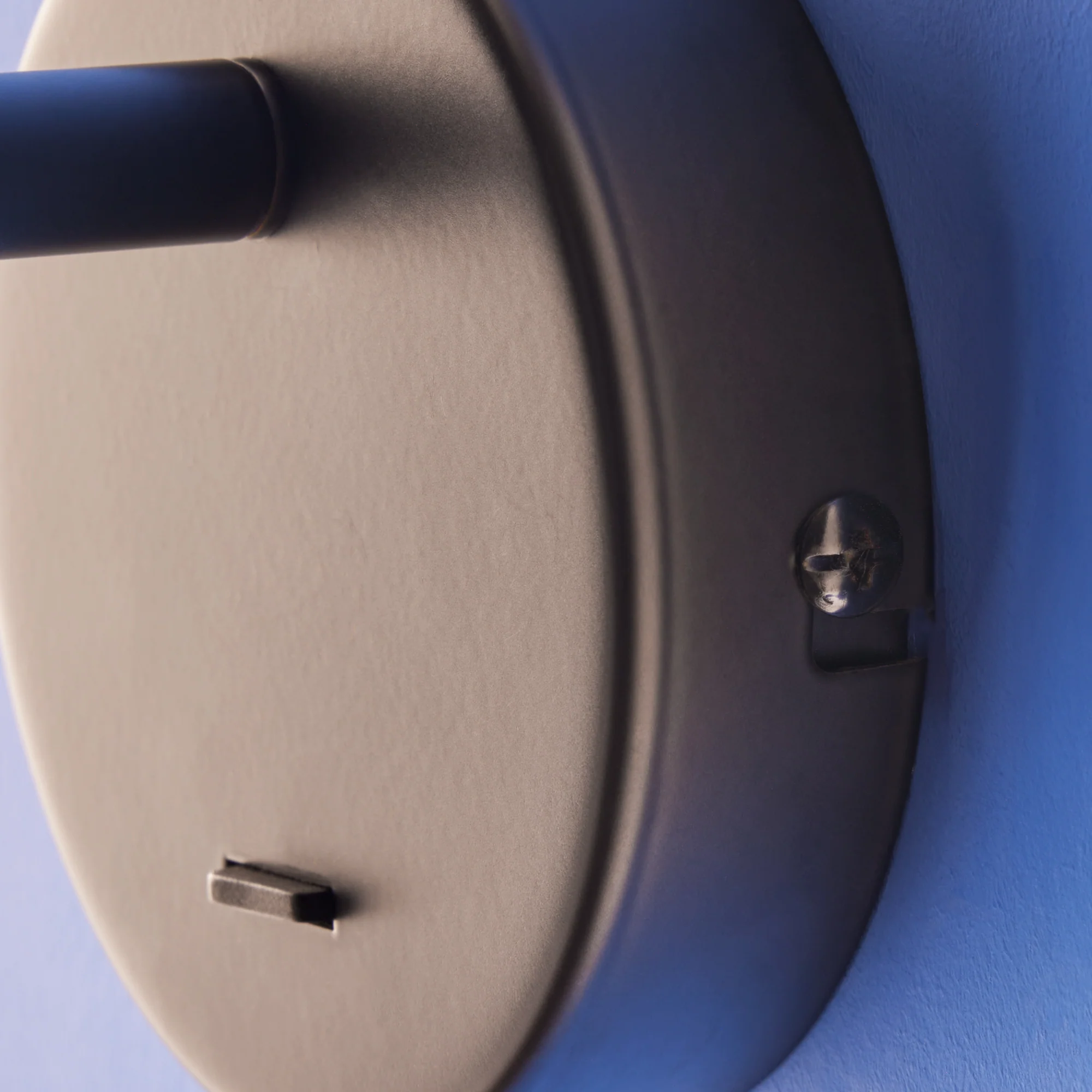 single Lewis wall light with switch in black - Image 7
