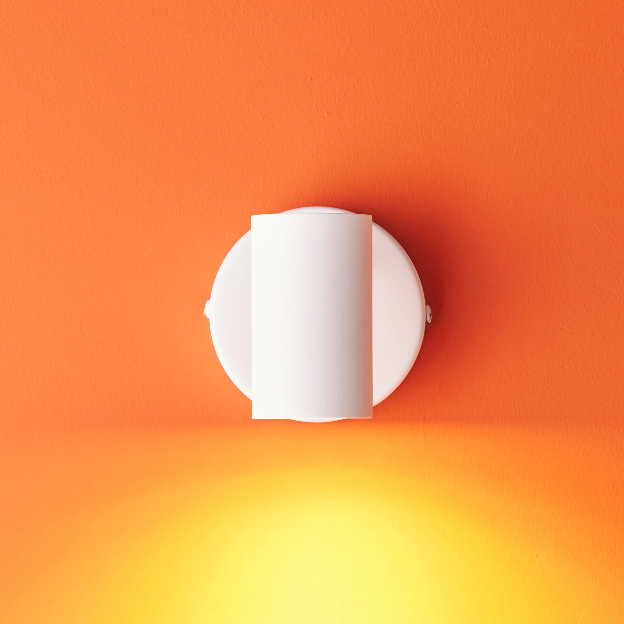 single Lewis wall light with switch in white - Image 11