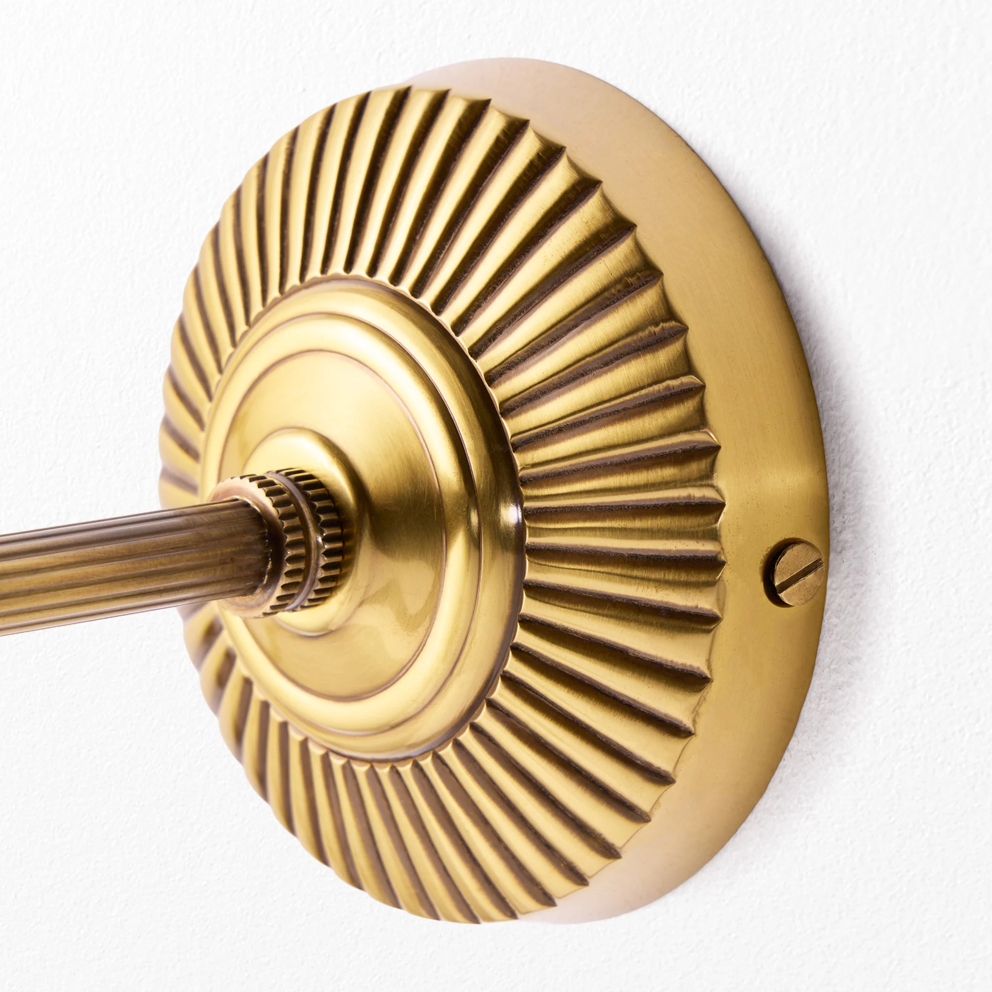 Single Raymond wall fitting in antique brass - Image 4
