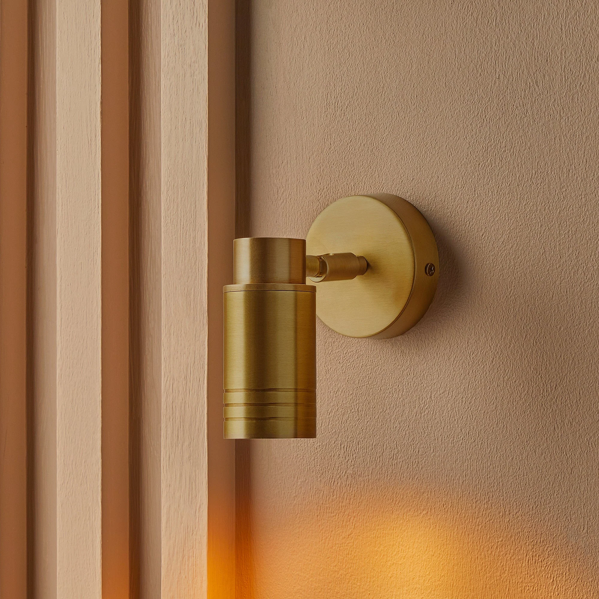 Single Watson spotlight in antiqued brass - Image 6