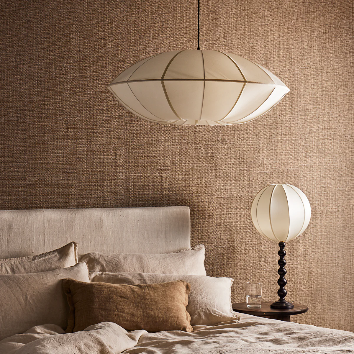 Small round space shade in white silk with white tape - Image 5