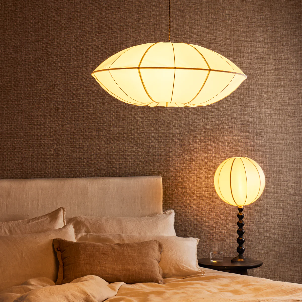 Small round space shade in white silk with white tape - Image 6