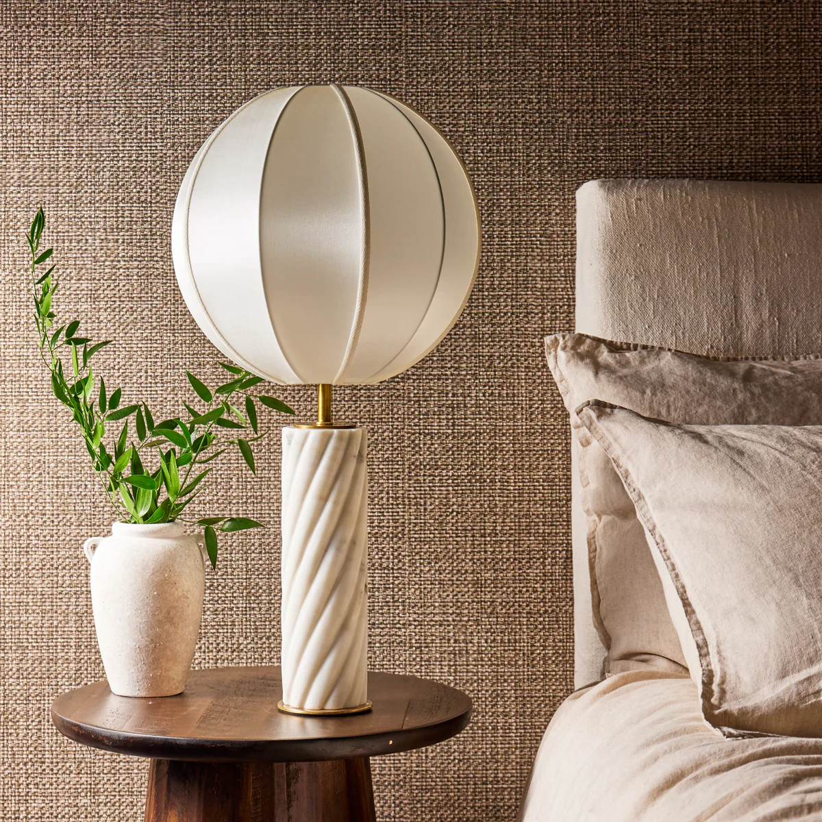 Small round space shade in white silk with white tape - Image 7