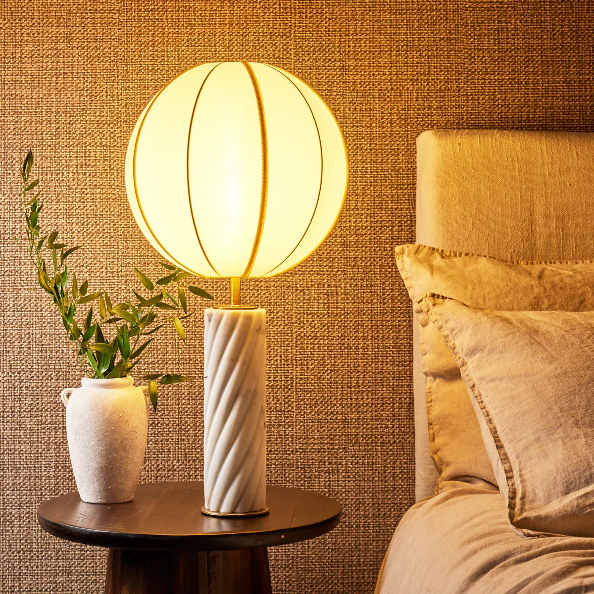 Small round space shade in white silk with white tape - Image 8