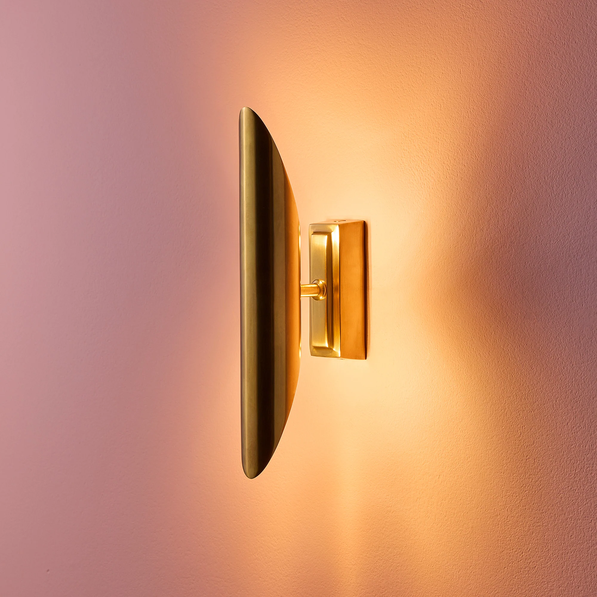Smaller Duet wall light in brass - Image 2